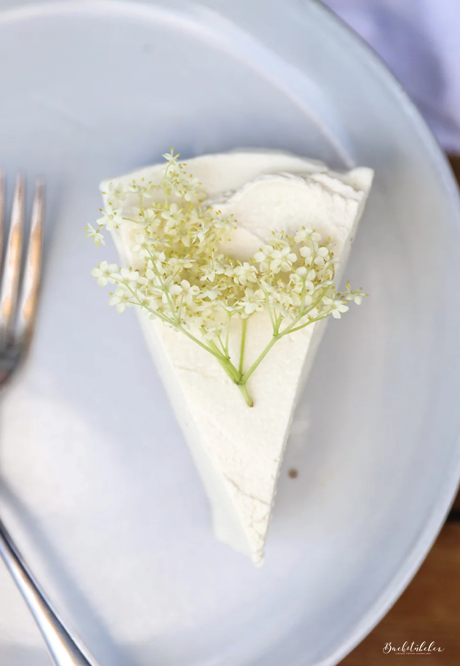 Holunder Cheesecake 5.jpg