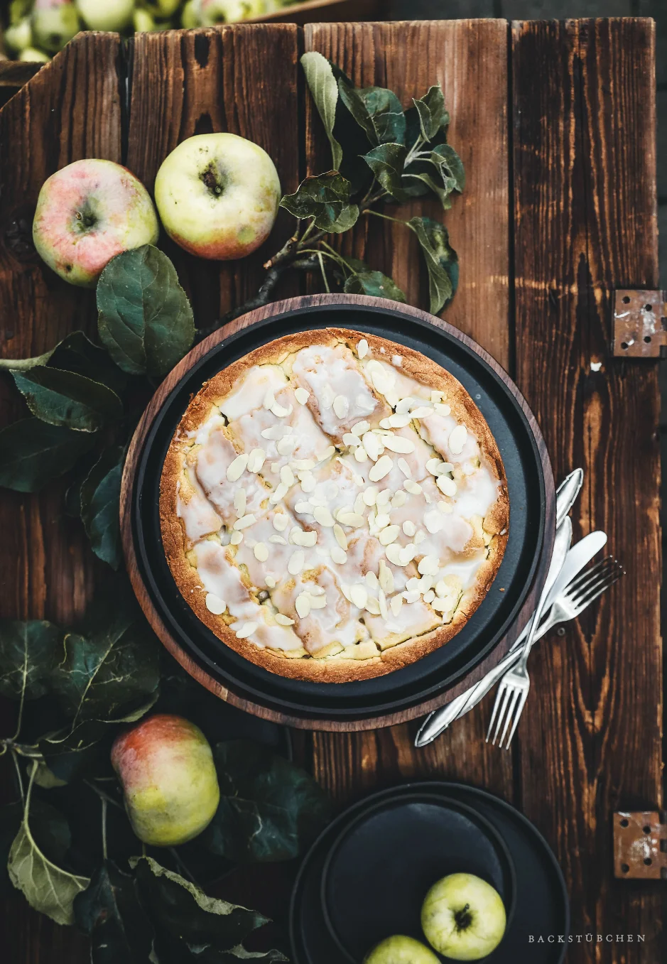 Gedeckter Apfelkuchen - der Klassiker im Herbst und Winter.