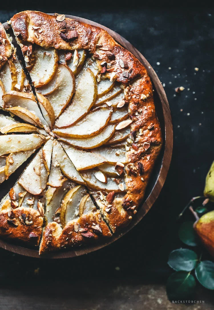 Ideal im Winter sind Galettes. Wie wäre es etwa mit Birnen und Mandelcreme?