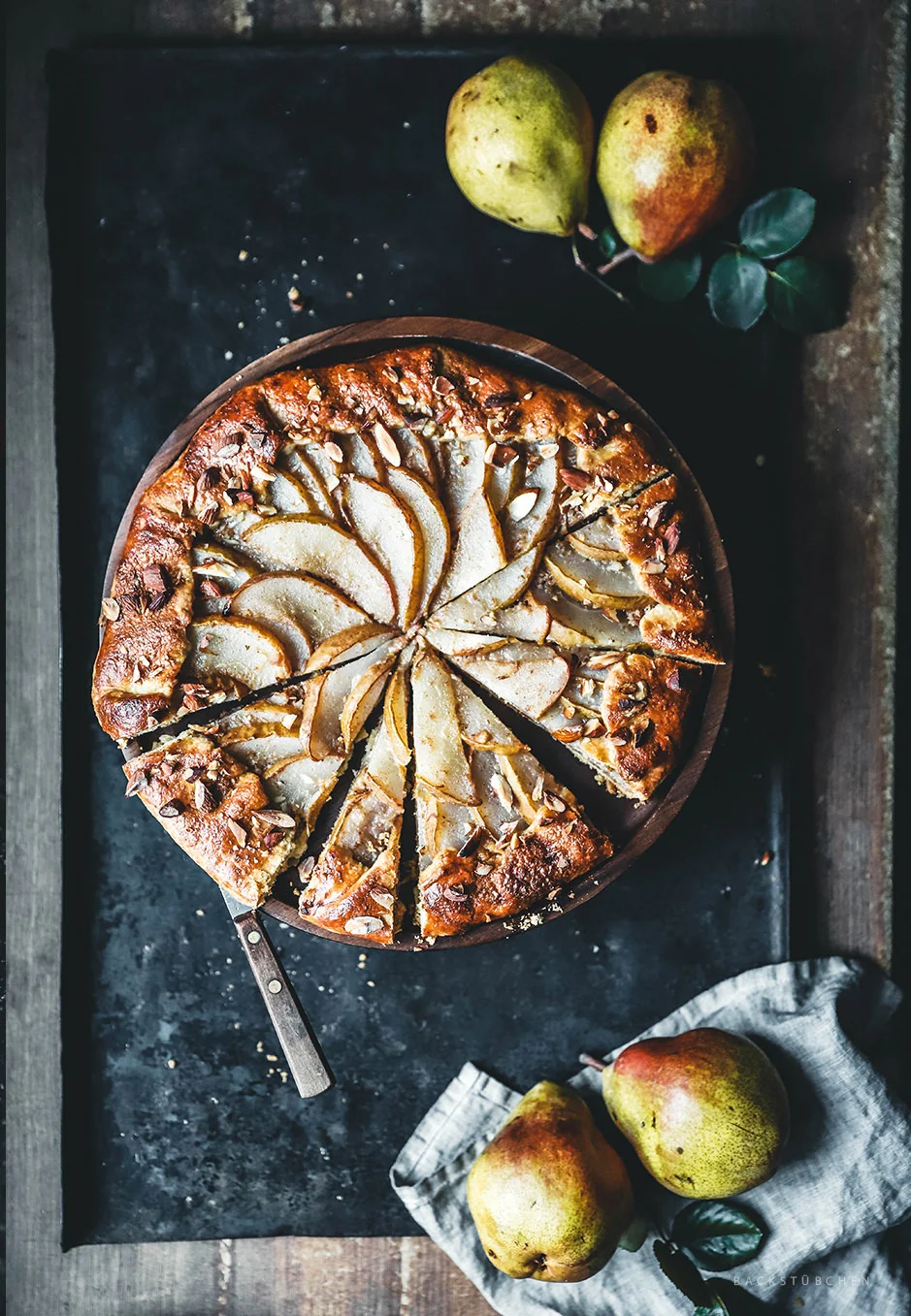 Lust auf ein Abwechslung auf dem Kuchentisch: Dann probiere doch diese Galette mit Birnen und Mandelcreme