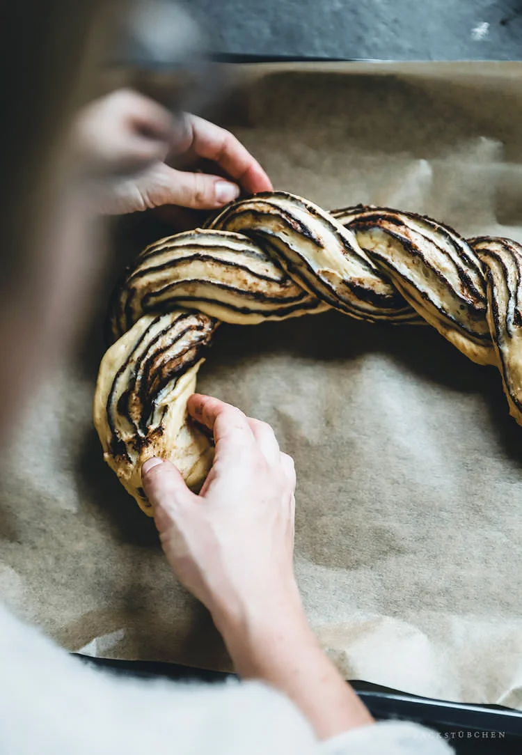 brioche+kranz+schokofüllung15.jpg