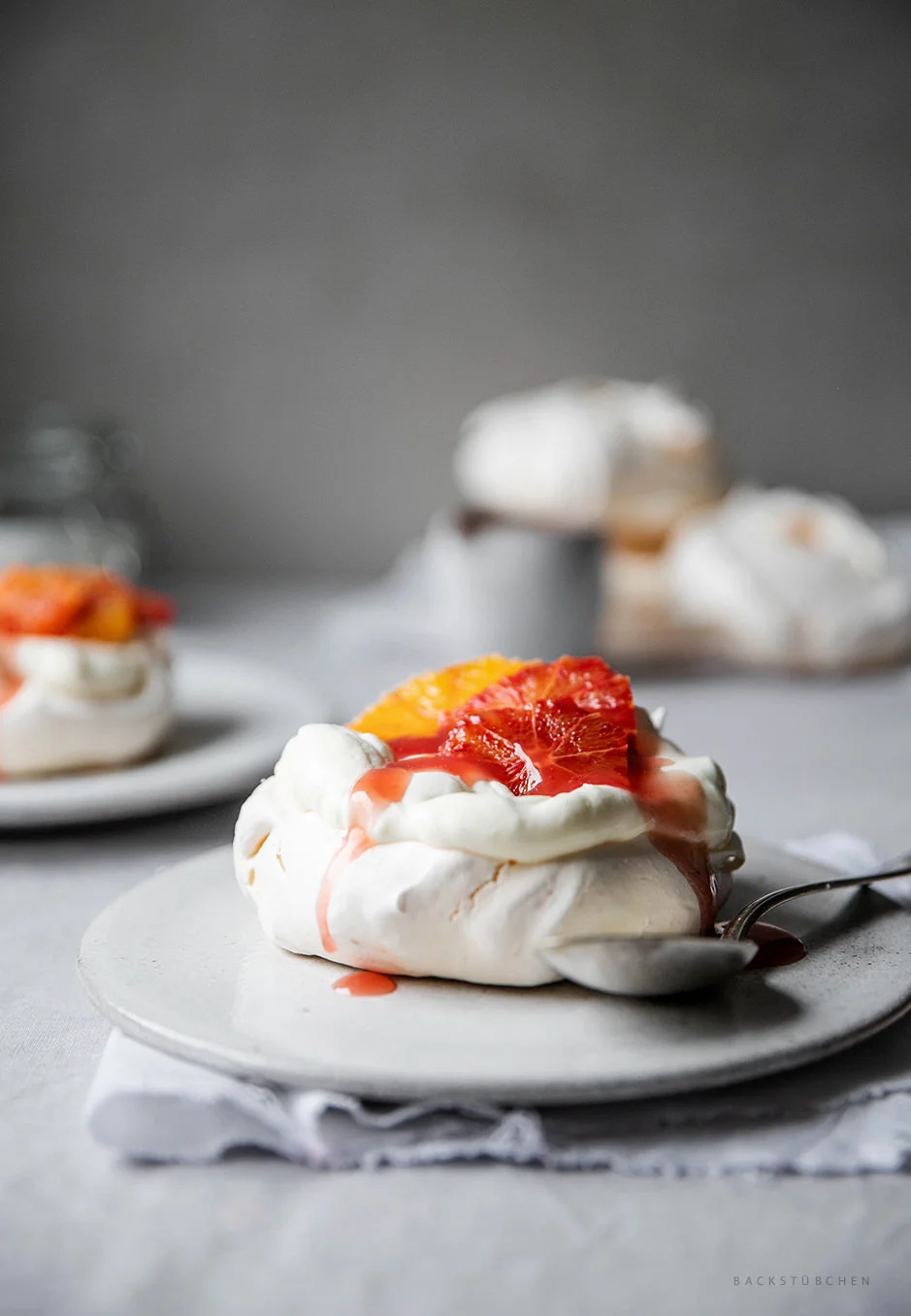 Eine Pavlova sieht kompliziert aus, ist es jedoch nicht