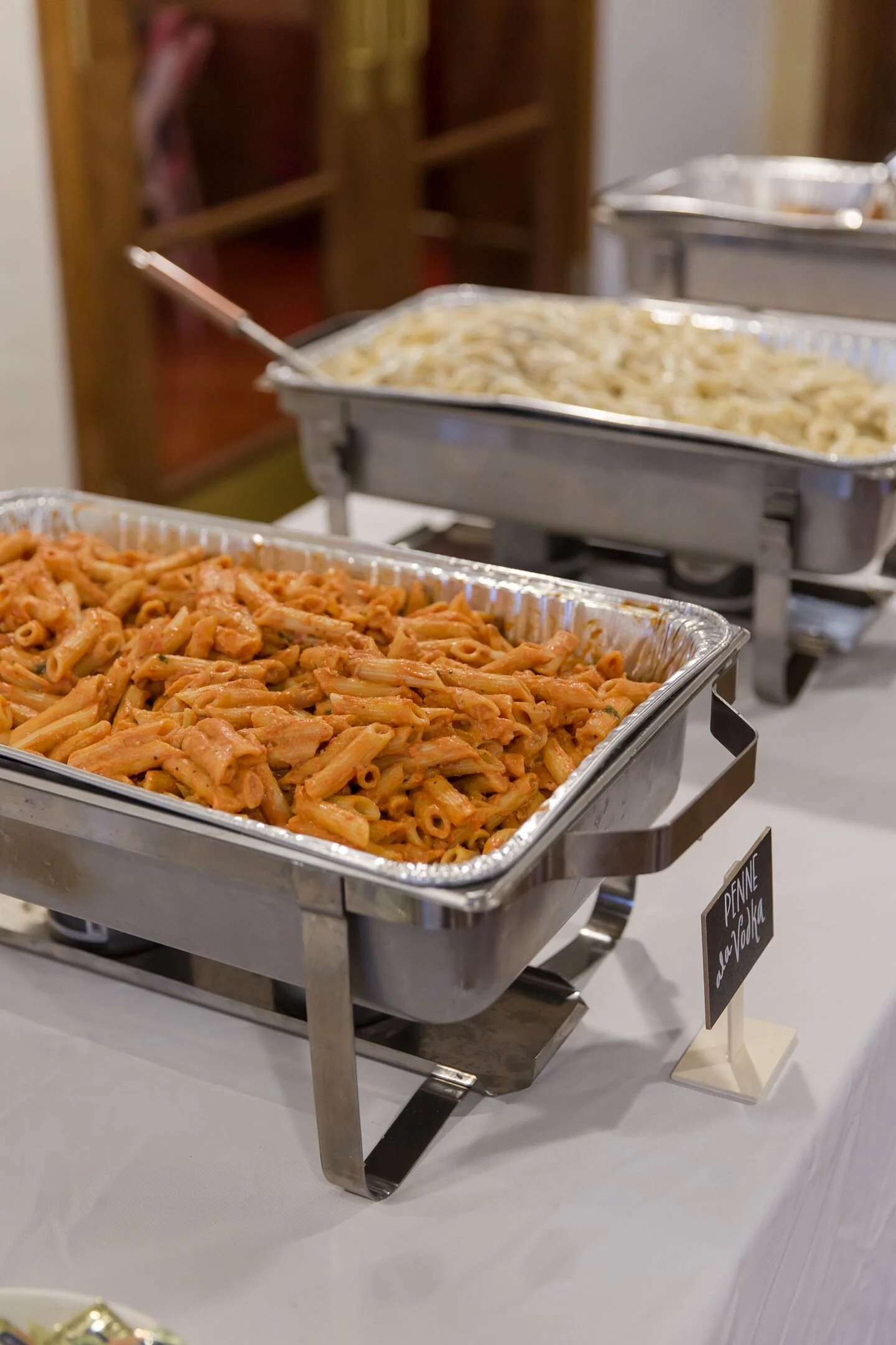 4 Benefits of a Buffet-Style Wedding Dinner