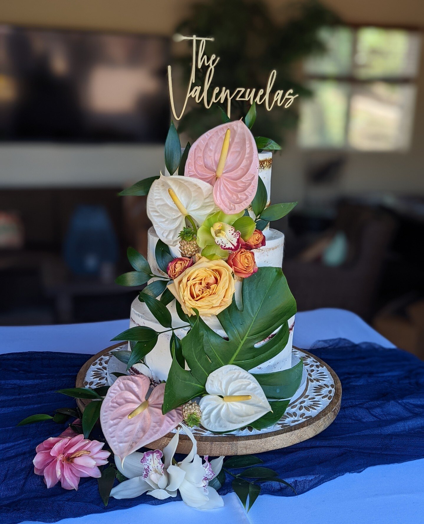 Tropical floral wedding cake ⁠
⁠
⁠
Have an upcoming wedding? Call us at⁠
(951) 699-2399 for a wedding consultation⁠
or visit our website at www.1914bakery.com for more info!⁠
⁠
#dessert #cakedesigner #flowers #temeculawine #chocolate #food #customcak