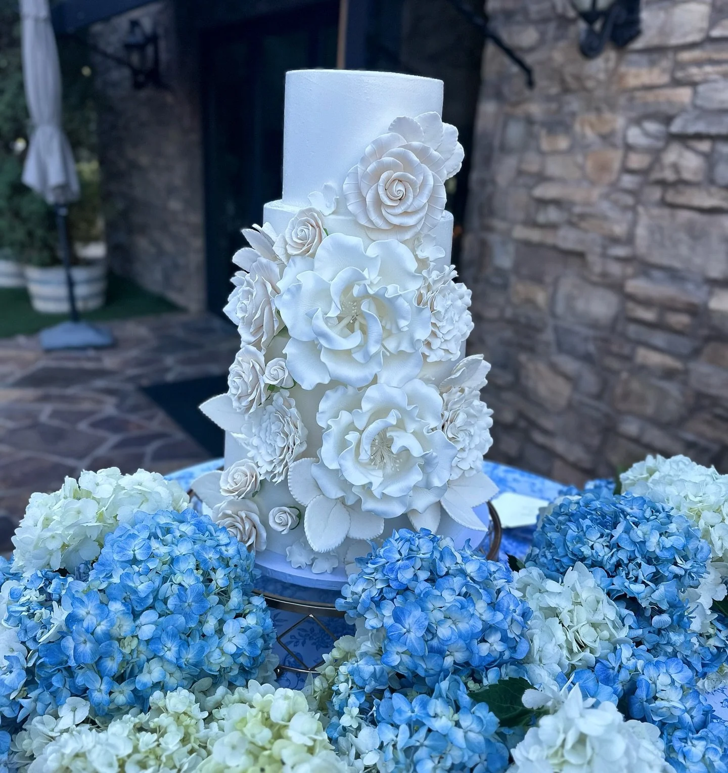 Gorgeous gum paste floral wedding cake 😍