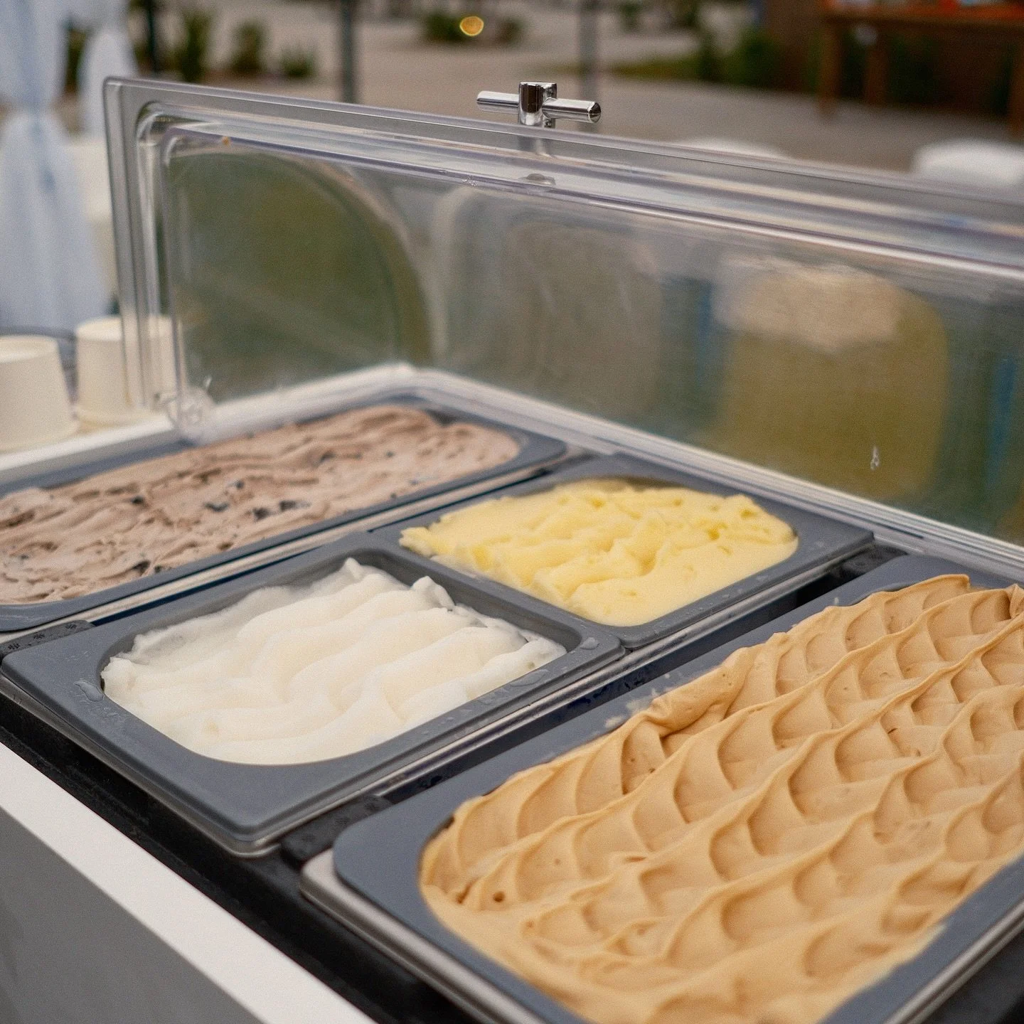 High quality Italian gelato made specifically for your event. With over twenty-five flavors options you can hand-pick for your guests, this gelato cart service is a great dessert alternative. Plus nothing goes with cake quite like ice cream! #cookies