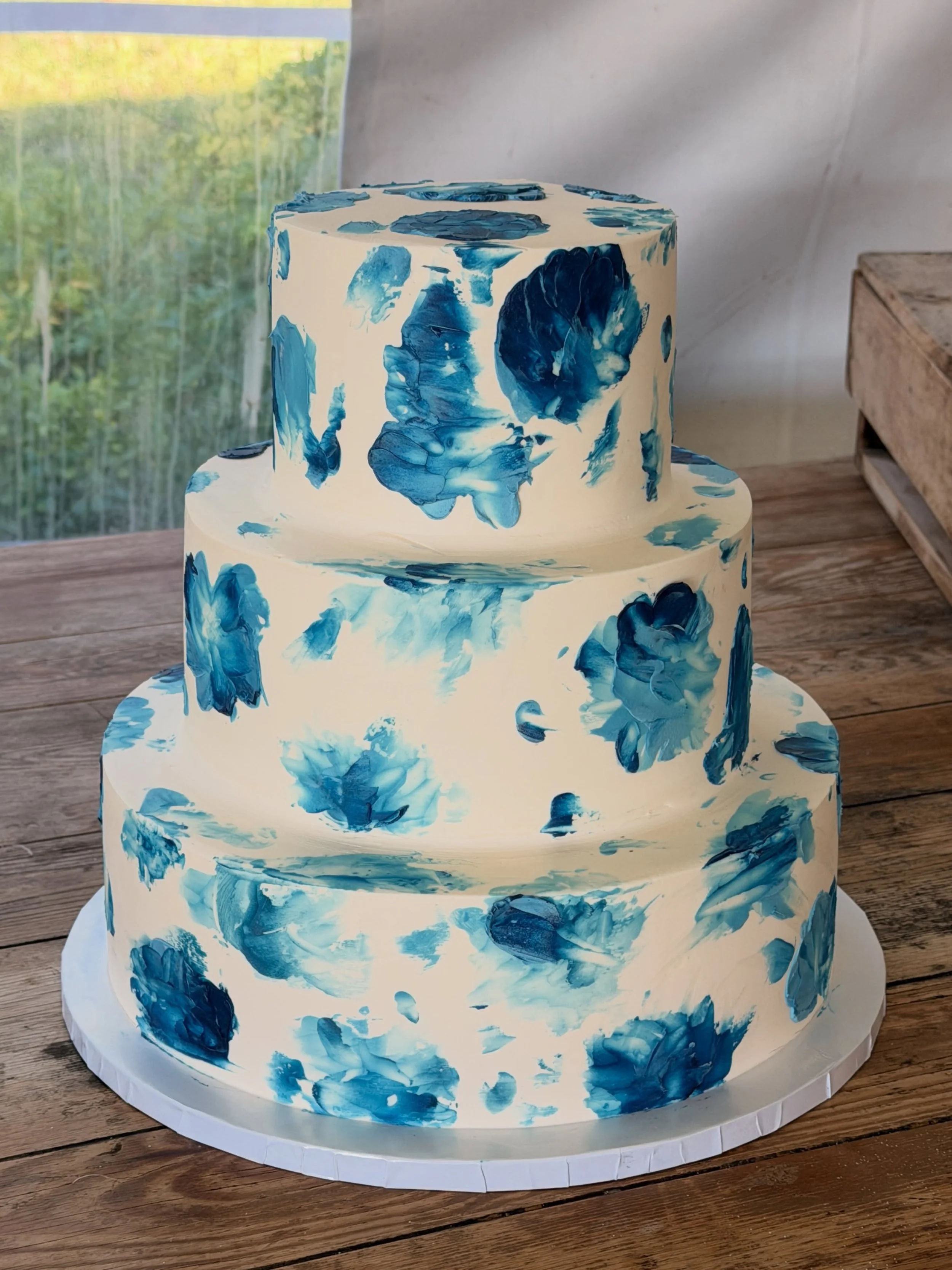 Blue floral wedding cake #weddingcakes #cake #floralcakes #cake #buttercream