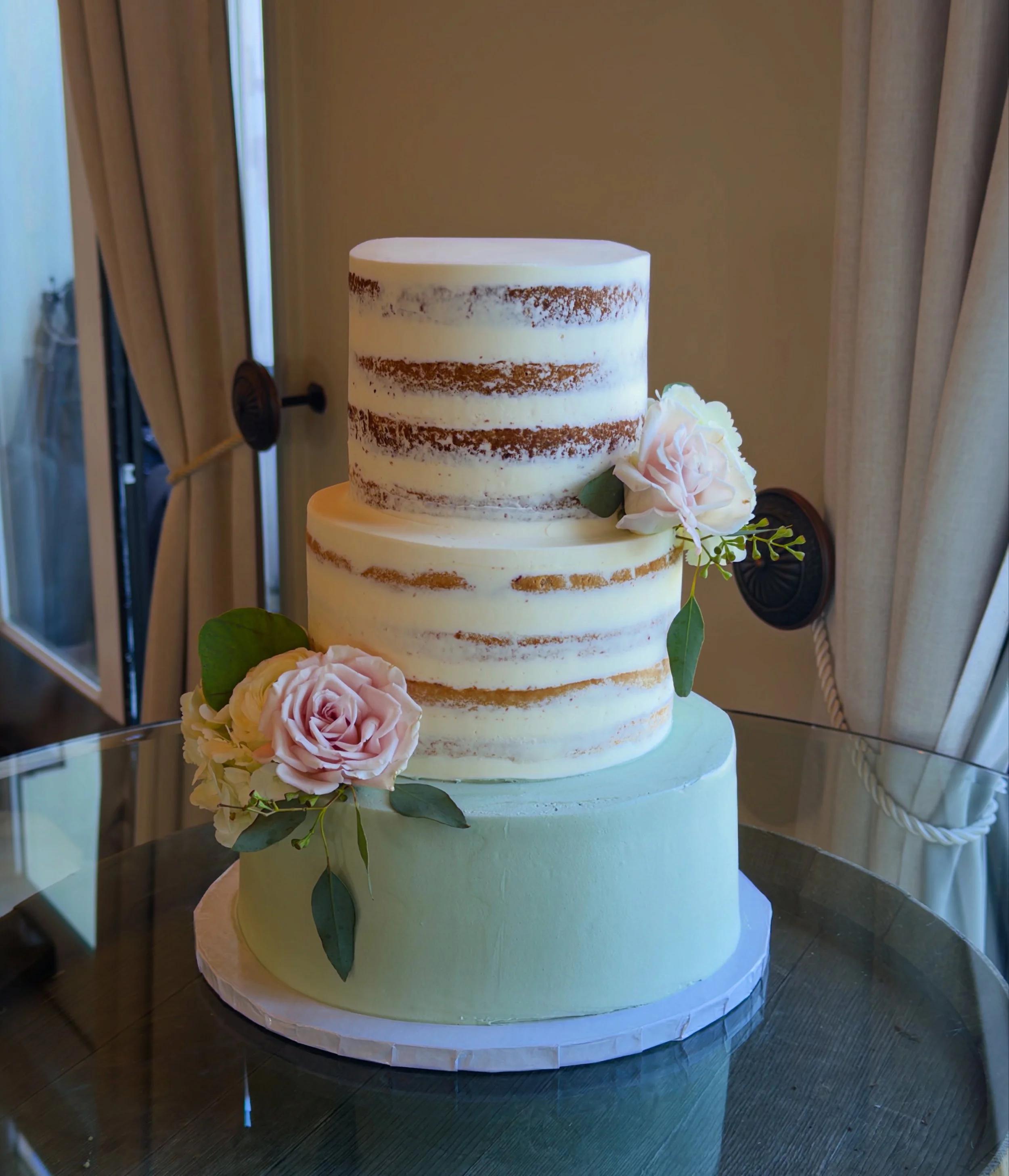 Naked cake with sage green 💐💚 #weddingcakes #cake #nakedcake