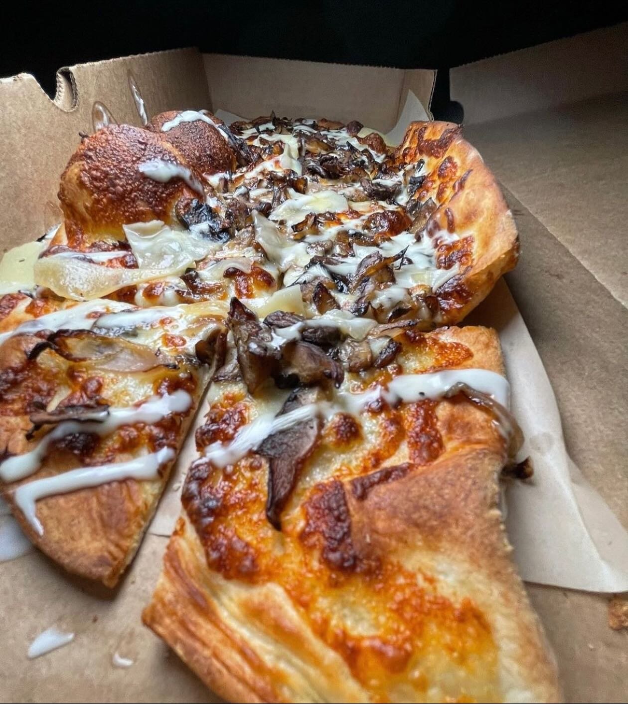The best POV

📸: @charmcityfoodadventures 

#pizzatrust #pizza #pizzanight #POV #incrustwetrust #datenight #orderonline #baltimorepizza #foodie #baltimorefoodie #bsqbaltimore #belvederesquare #belvederesquaremarket #belvedereisbaltimore #pizzatrustb