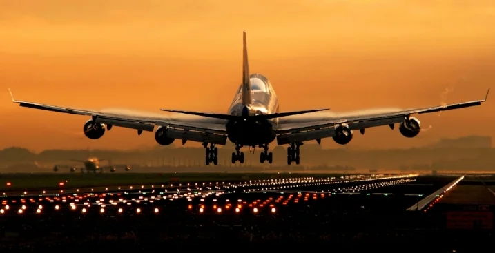 KLM747nagyeladott+copy.jpg