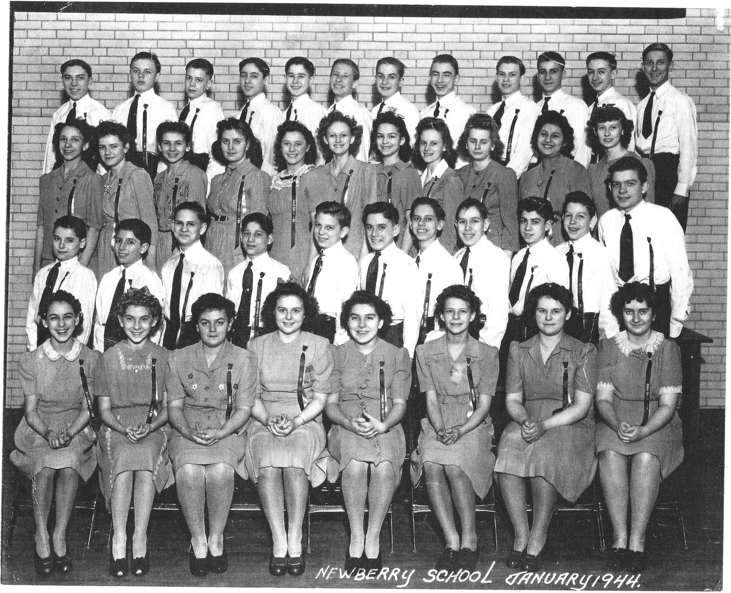 Bernice and classmates, grammar school graduation from Newberry, 1944