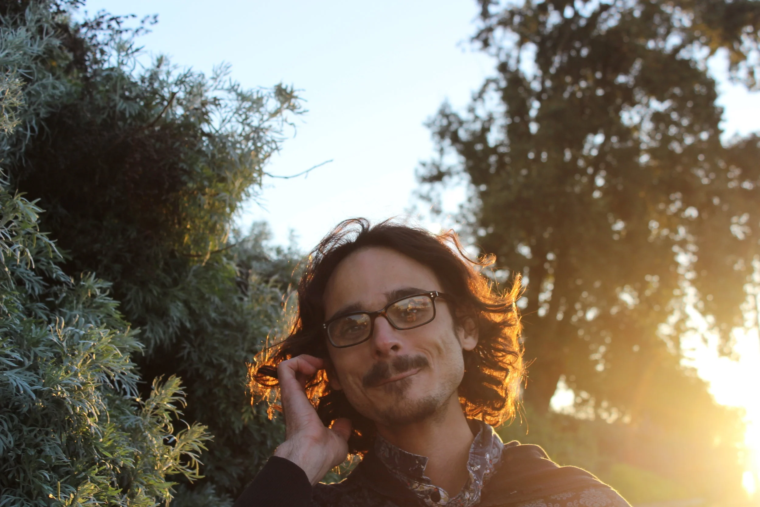 Zack Haber reads poetry on 4/20/19 in the Ralph BUnche Neighborhood of West Oakland