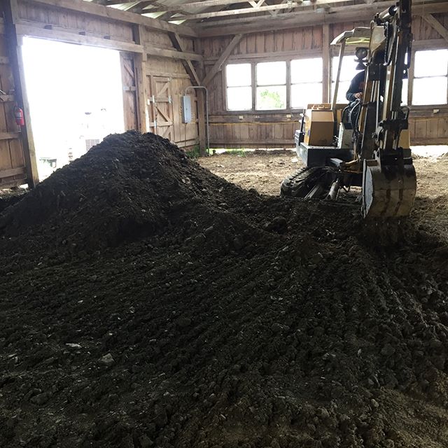 26&rsquo; x 45&rsquo; #concreteslab #donezo #fingerlakes #upstateny 🐓🐓🐓