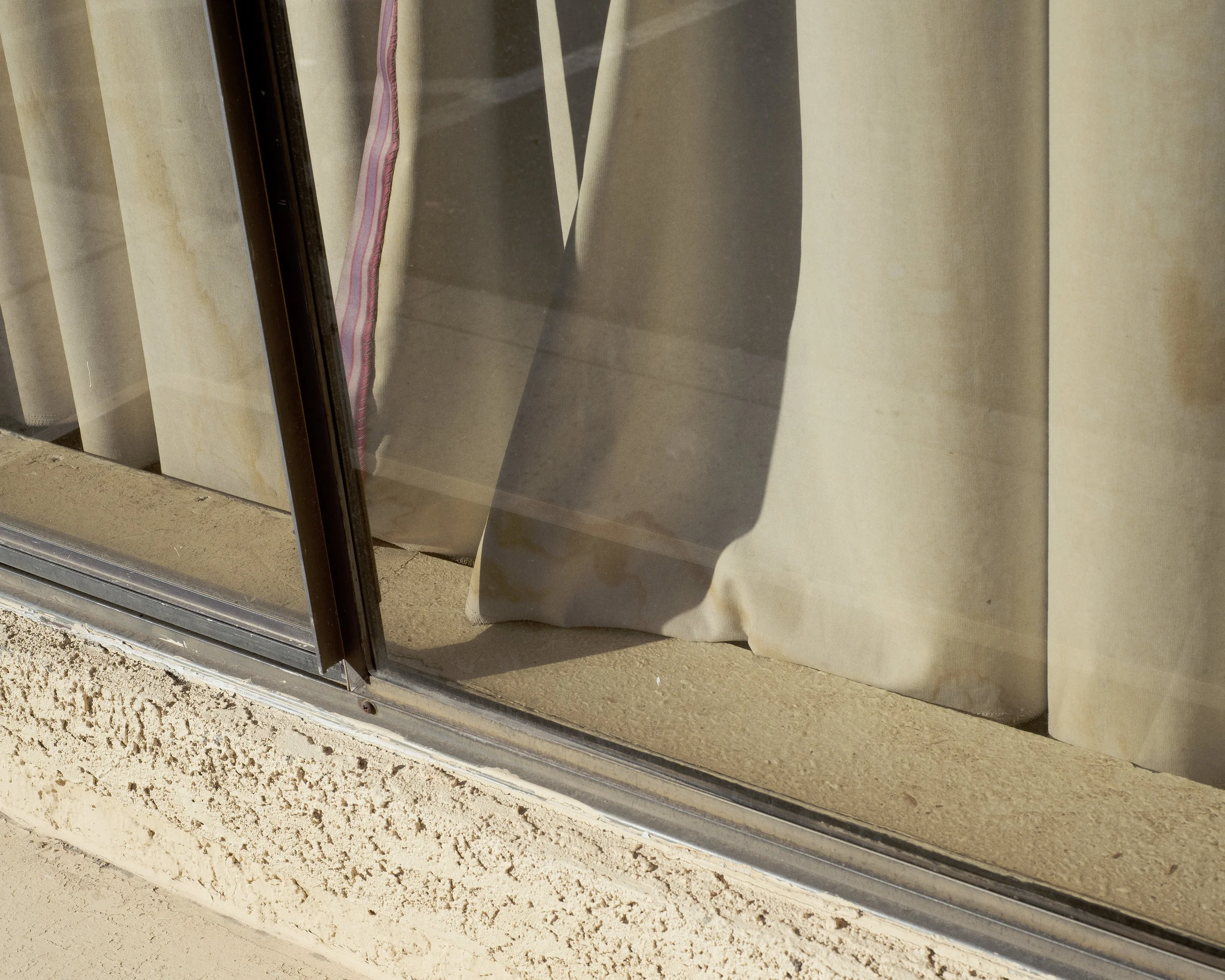 4_PARADISE-7204_StainedCurtain.jpg