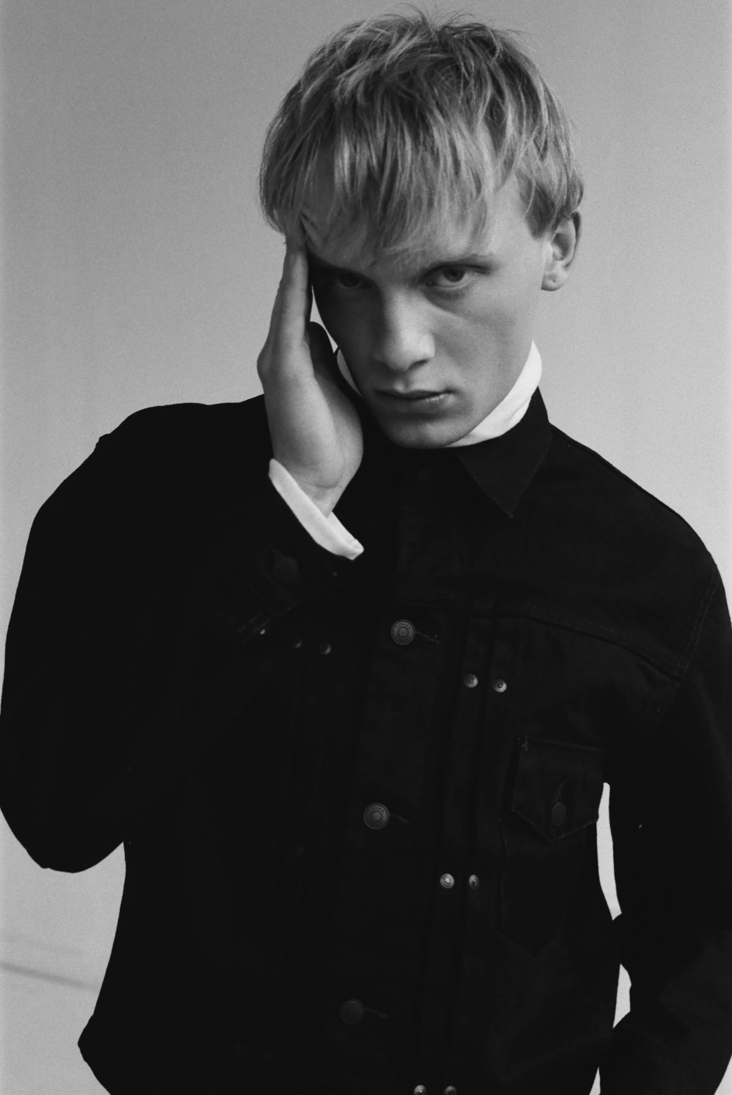 Tanaka_look_23_bw_2.jpg