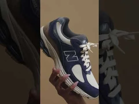 2002r Navy Cream