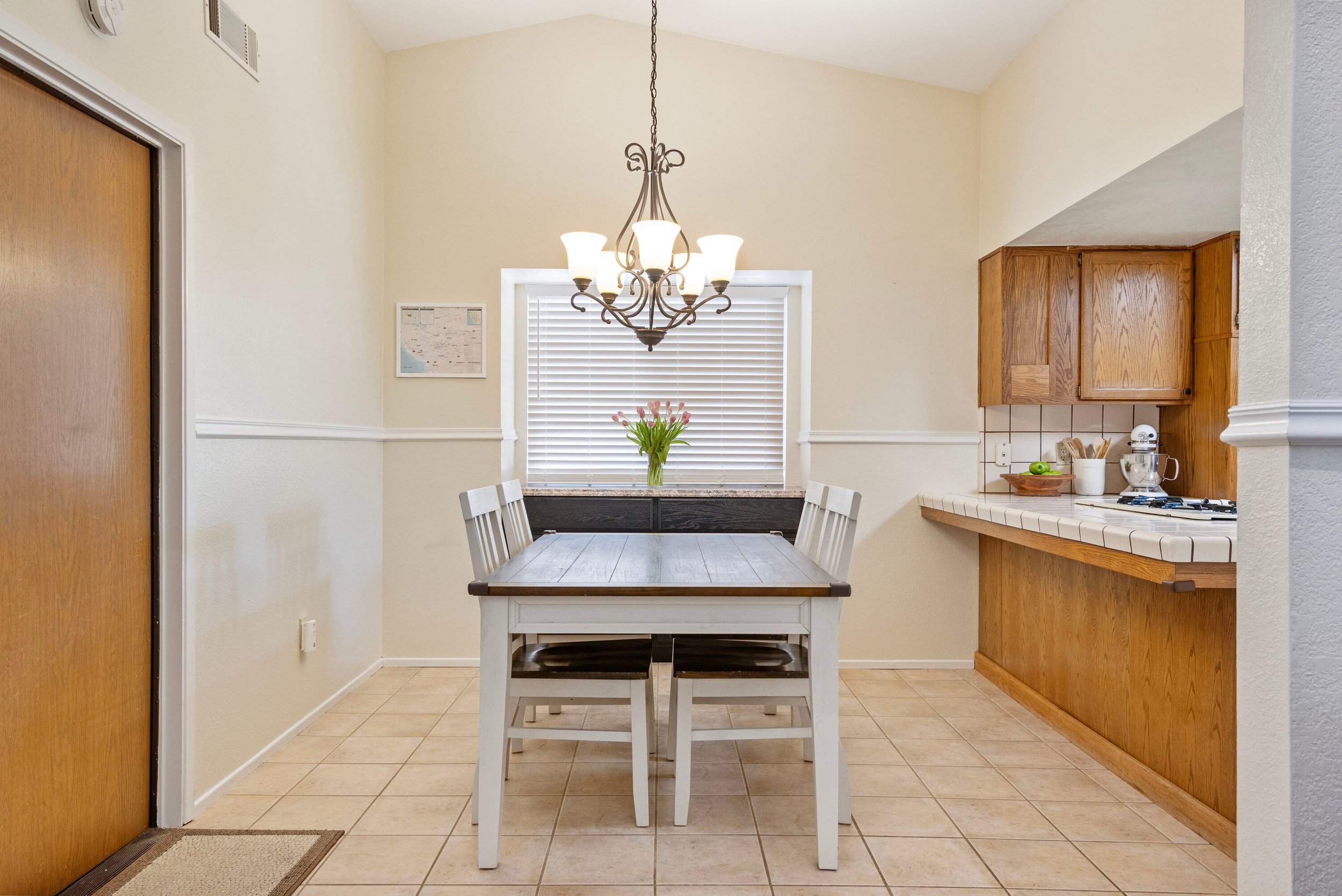 1008 Nanette Ln Paso Robles CA-print-007-010-Dining Room-3000x2004-300dpi.jpg