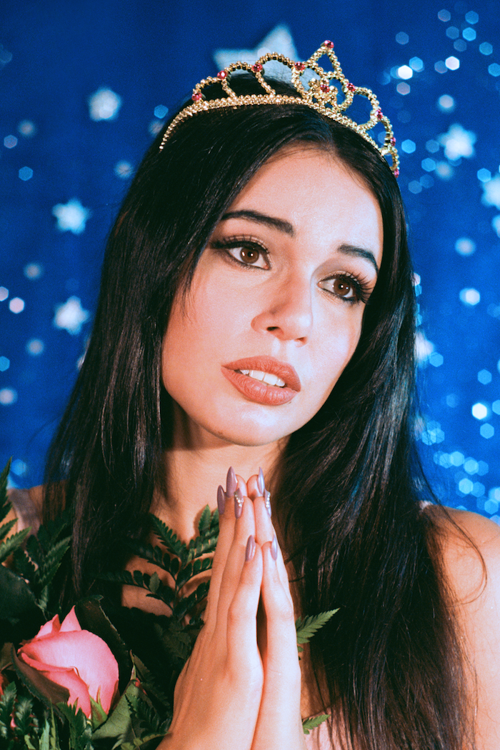 ModernWhore1_NicoleBazuin.png