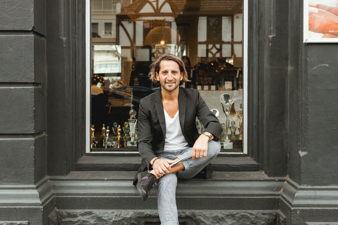 Joey Scandizzo outside his South Yarra Flagship Salon.