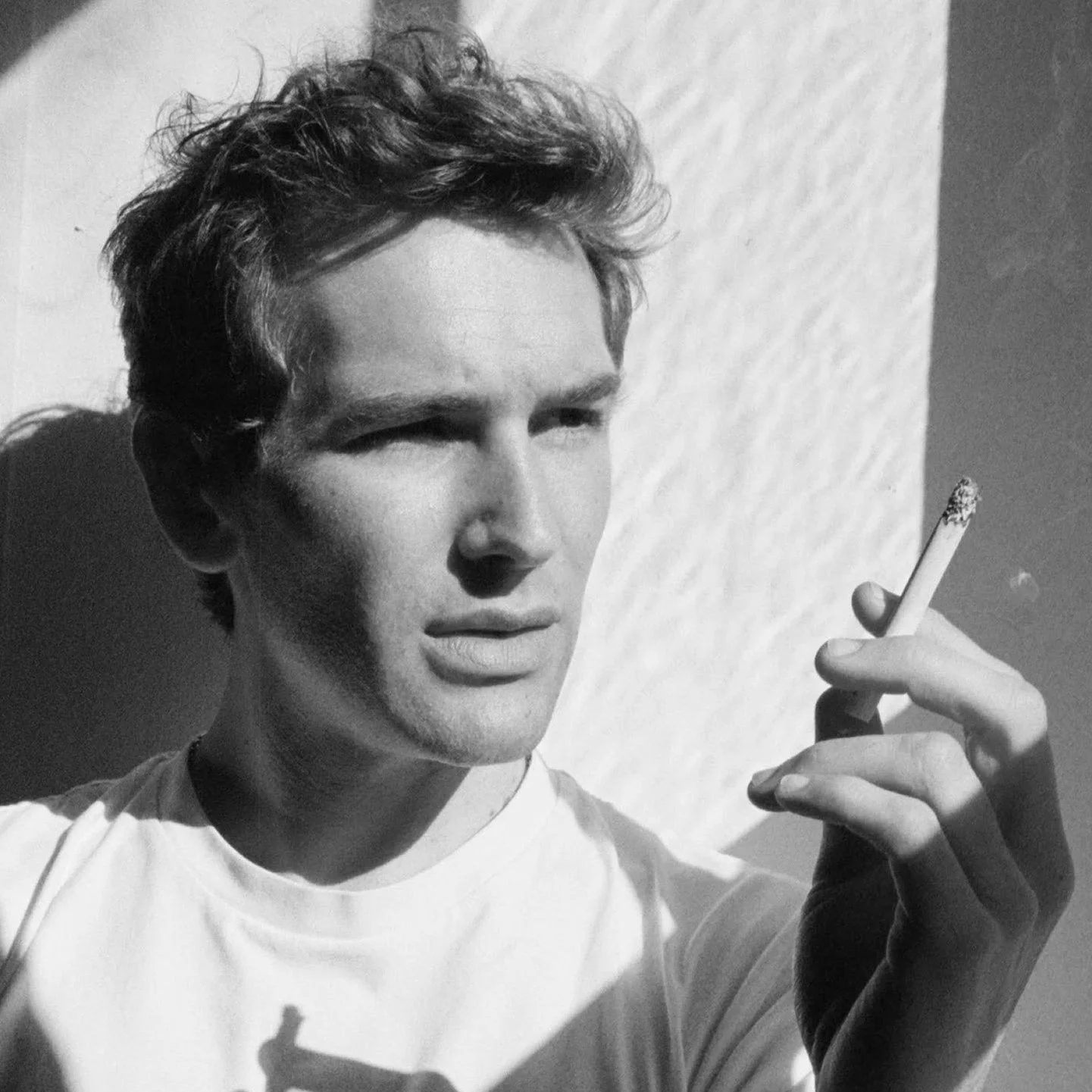 Alex Farnsworth, writer, photographer, artist and entrepreneur. Founder of Farnsworth Fine Cannabis that makes cannabis consumption an easy and elegant experience.