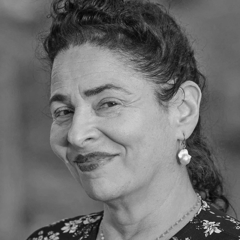 Rona Berg, Therapist and writer who understands the impact Health, Wellness &amp; Clean Beauty expert.  Author of Beauty: The New Basics &amp; Fast Beauty: 1000 Quick Fixes.