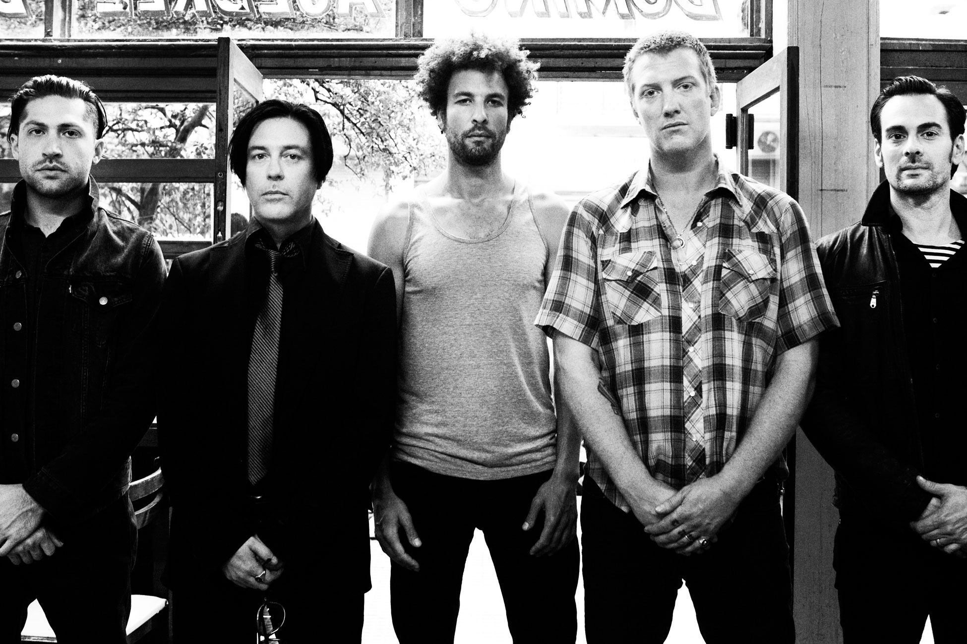 Josh Homme - 'I’m getting sick of everyone telling everyone what to do' during QOTSA's Performance at Mad Cool.