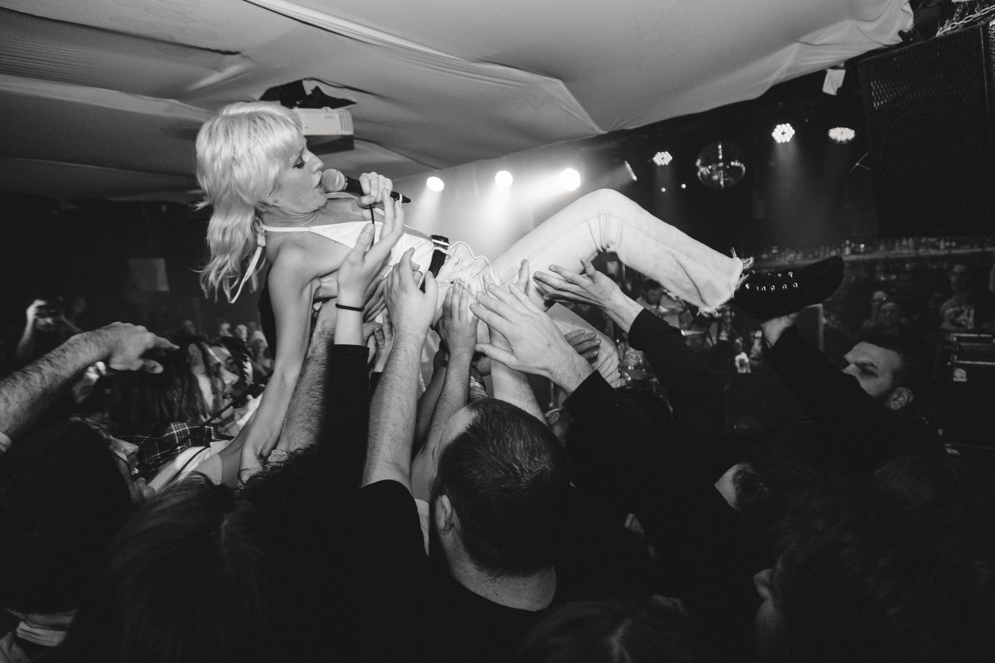 Amyl & The Sniffers + Deafwish + Auntie Leo & The Backstabbers @ Night Cat 12-07-18