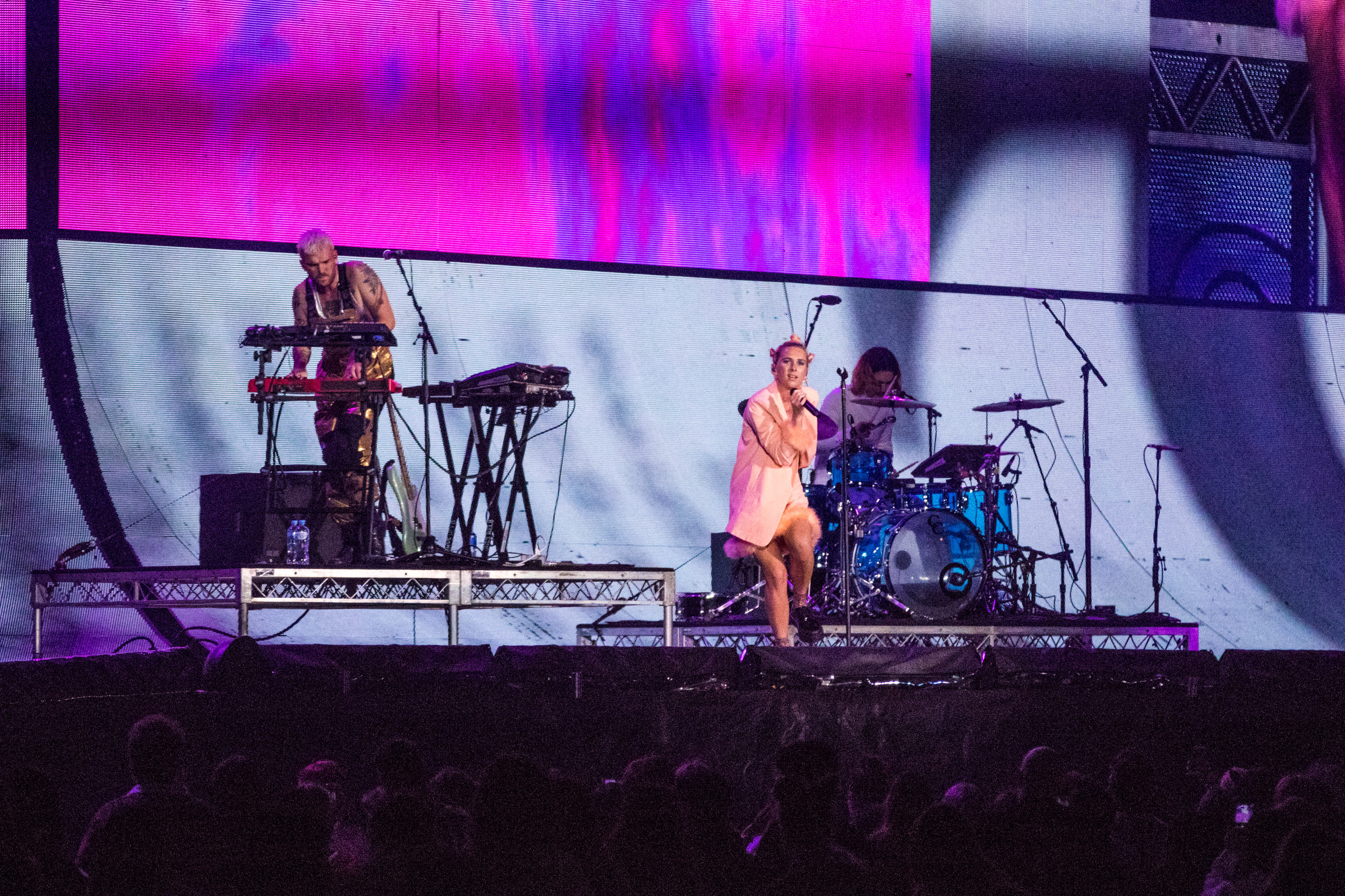 10262018-taylorswift-marvel-broods02.jpg