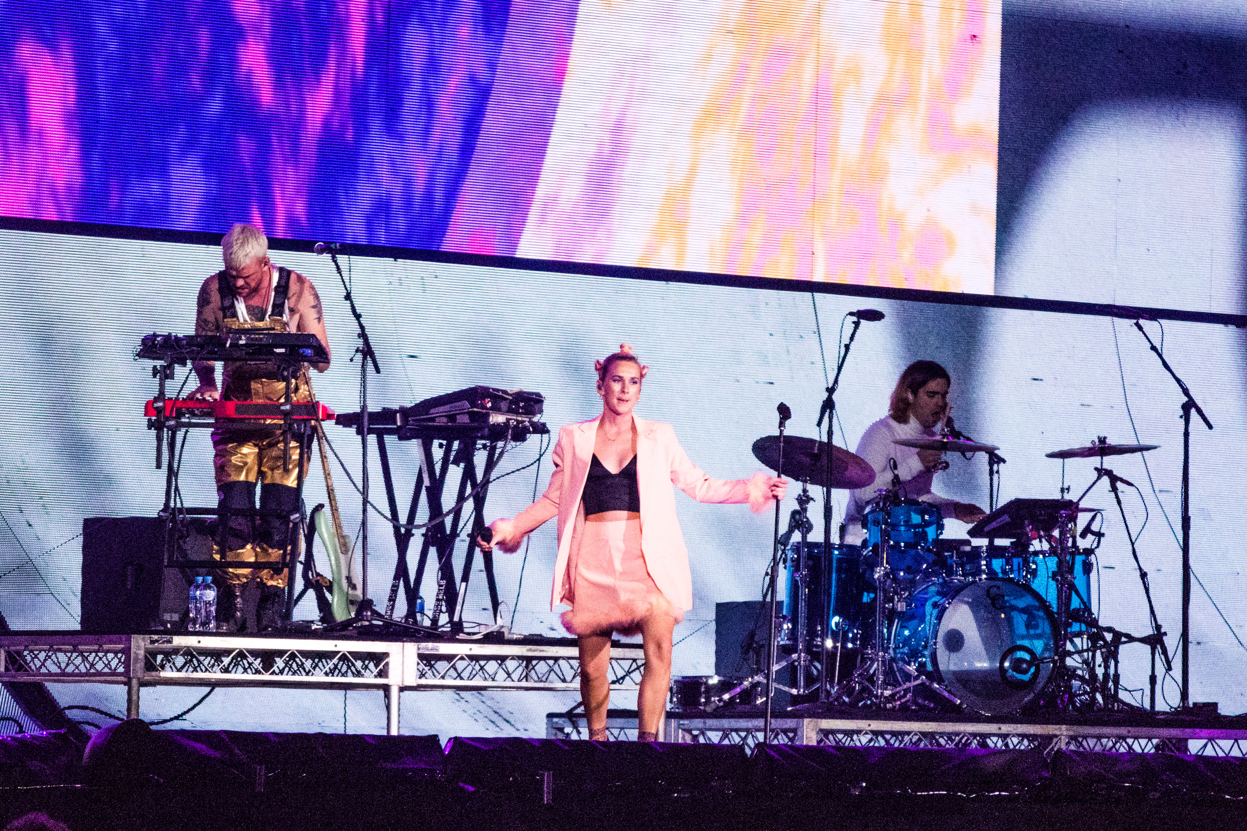 10262018-taylorswift-marvel-broods03.jpg
