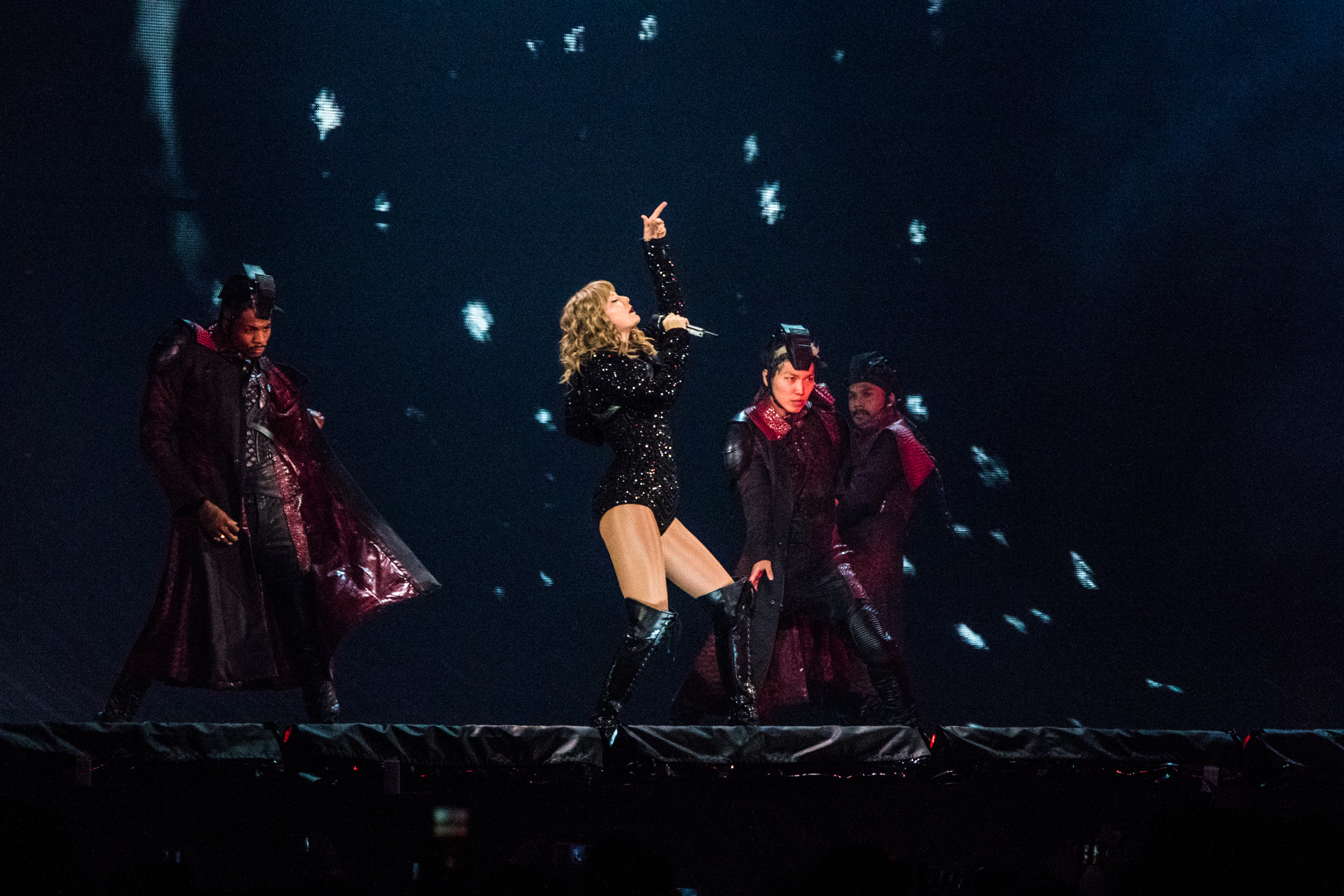 10262018-taylorswift-marvel-ts03.jpg