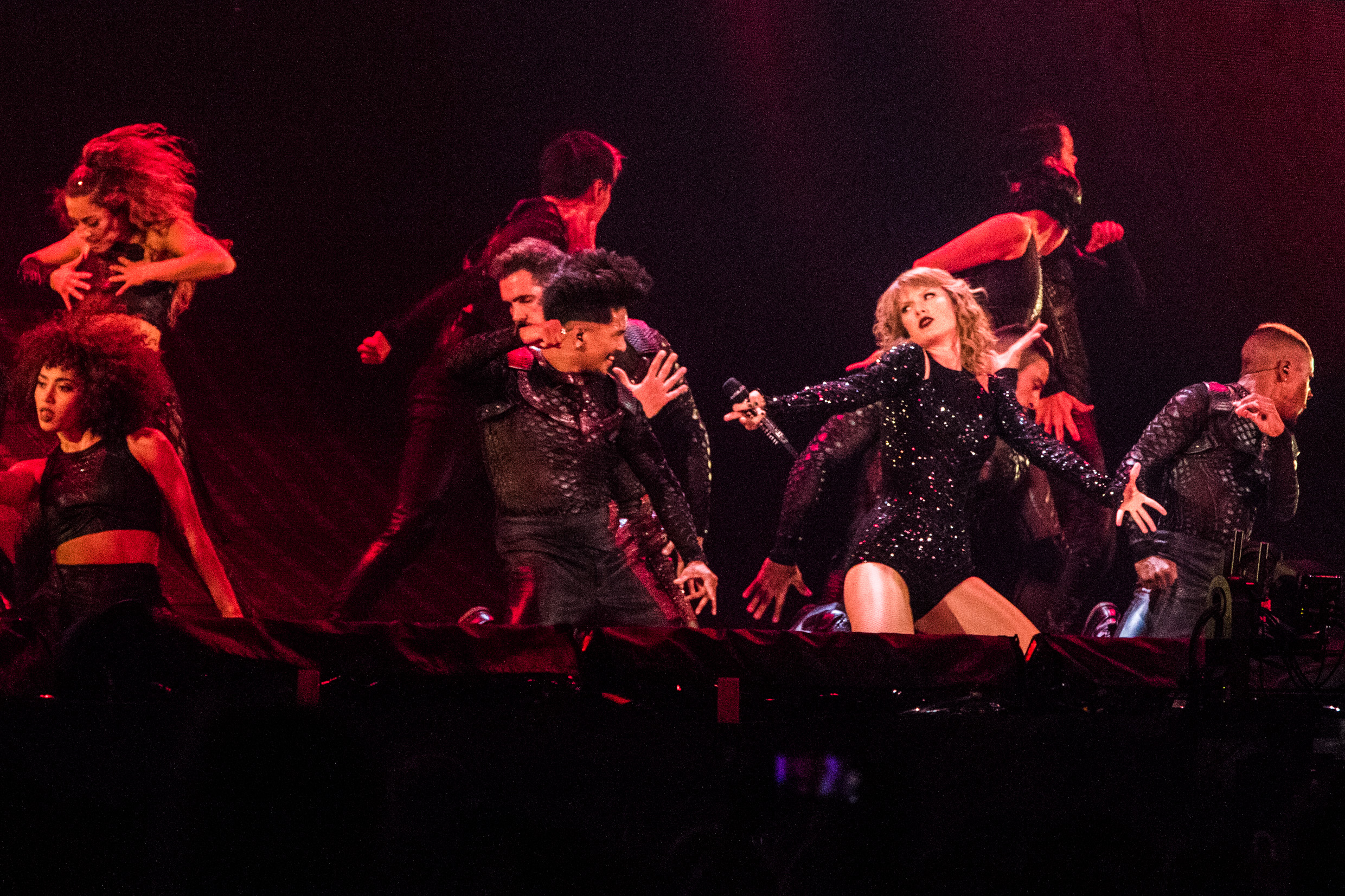 10262018-taylorswift-marvel-ts17.jpg