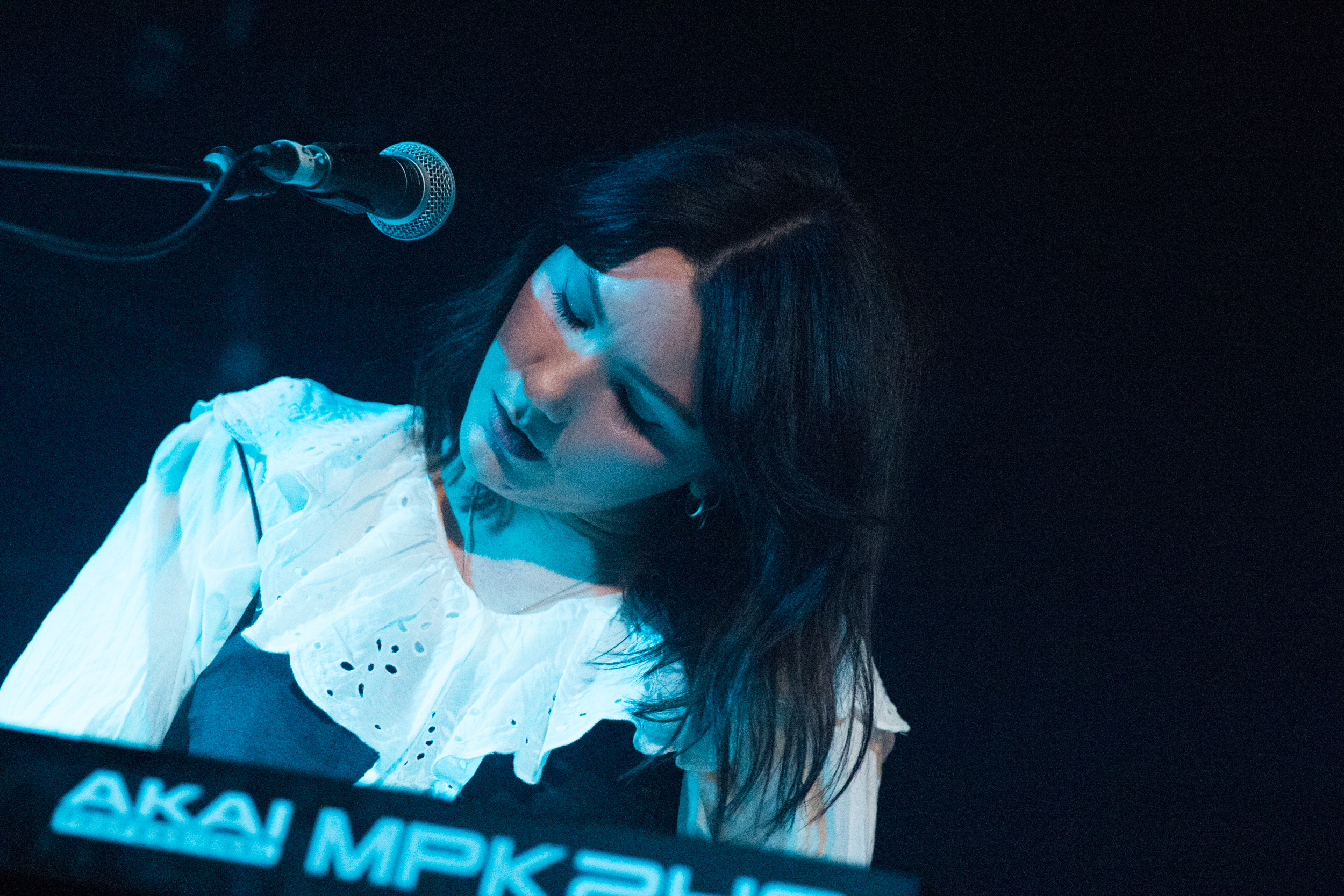 2_AnnieBass_CornerHotel_SarahRix-5723.jpg