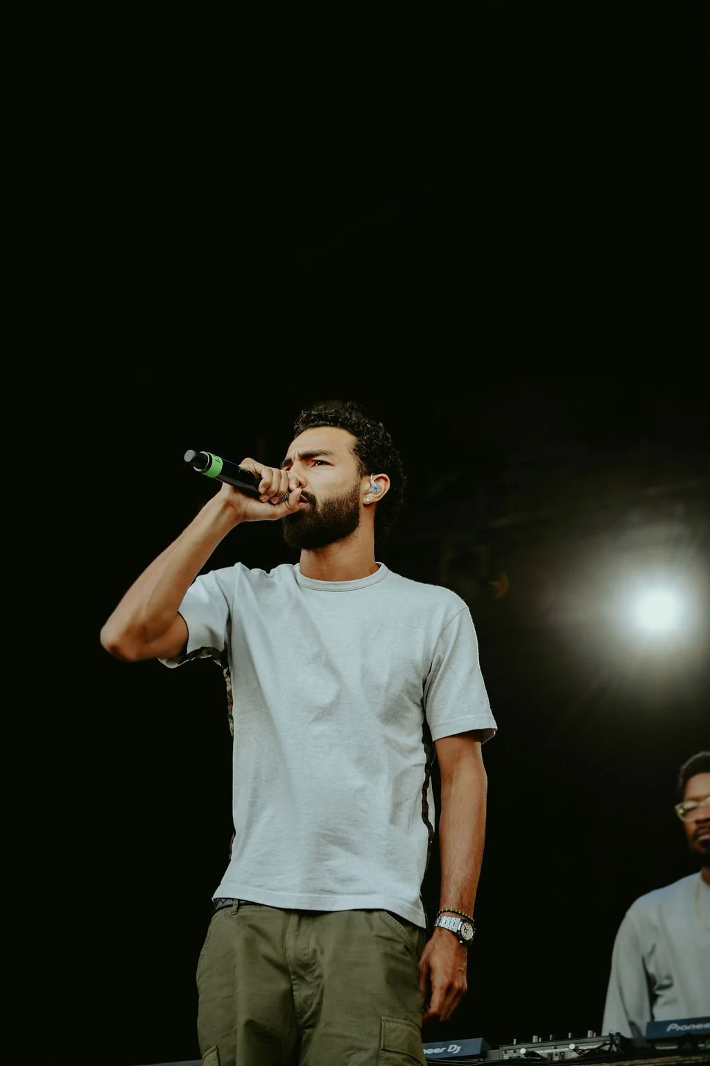 LoyleCarnerwNavyBlue@TheoperaHouseForecourt-4.jpg