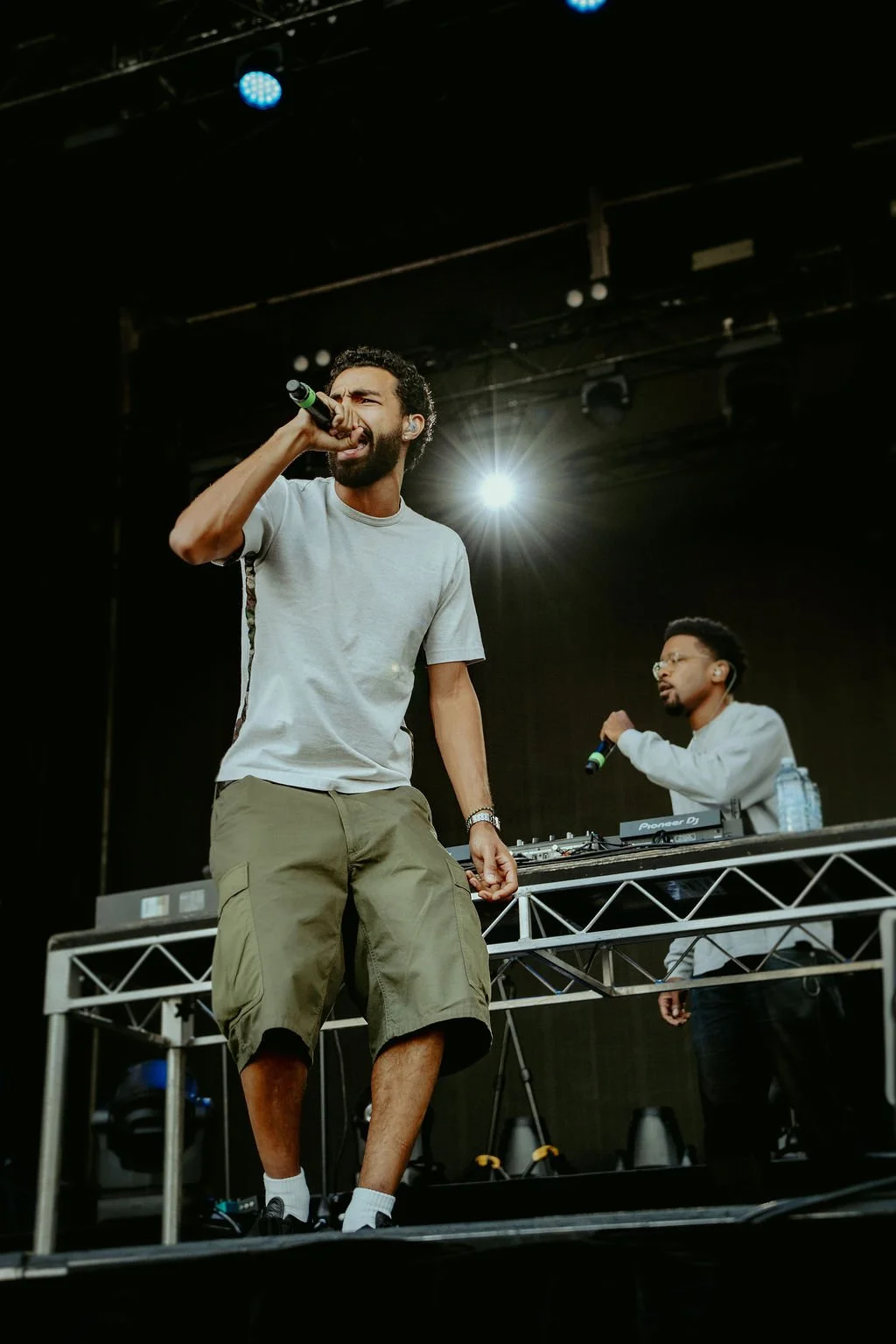 LoyleCarnerwNavyBlue@TheoperaHouseForecourt-5.jpg
