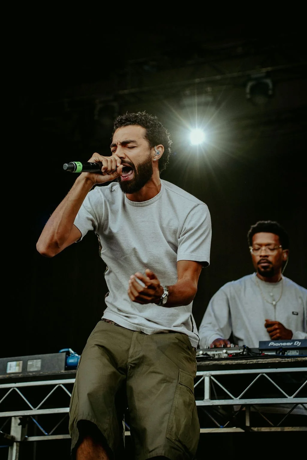 LoyleCarnerwNavyBlue@TheoperaHouseForecourt-6.jpg