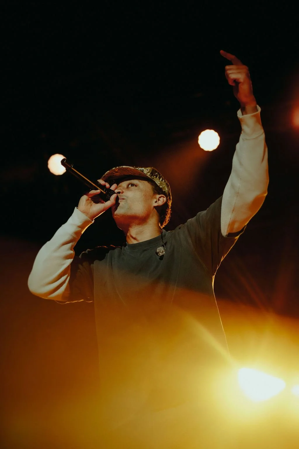 LoyleCarnerwNavyBlue@TheoperaHouseForecourt-41.jpg
