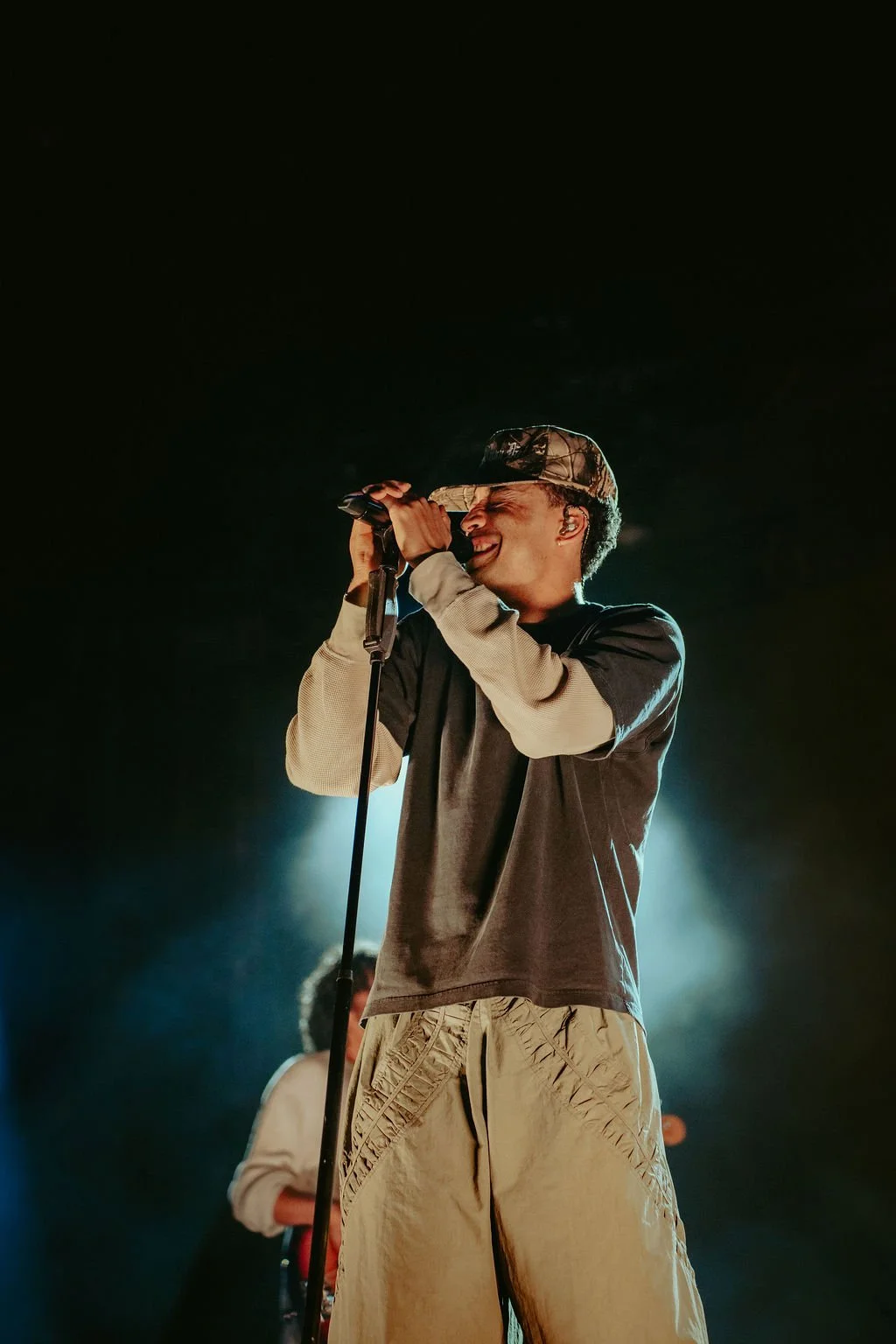 LoyleCarnerwNavyBlue@TheoperaHouseForecourt.extra.jpg