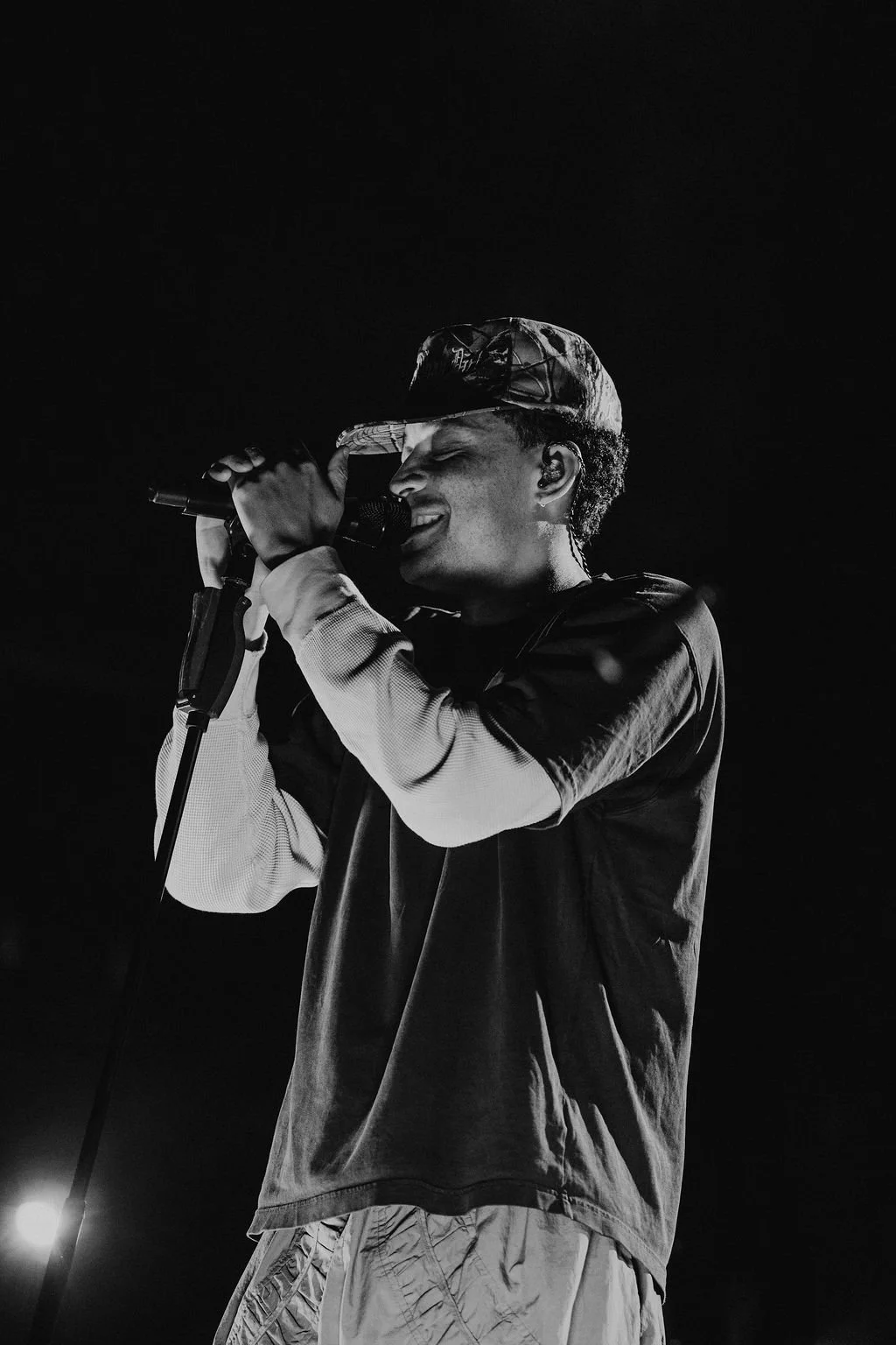 LoyleCarnerwNavyBlue@TheoperaHouseForecourt-36.jpg