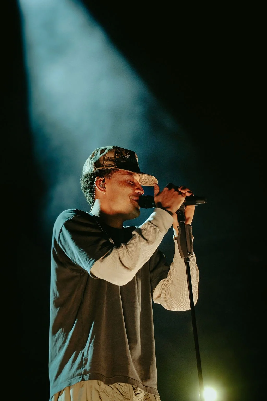LoyleCarnerwNavyBlue@TheoperaHouseForecourt-37.jpg