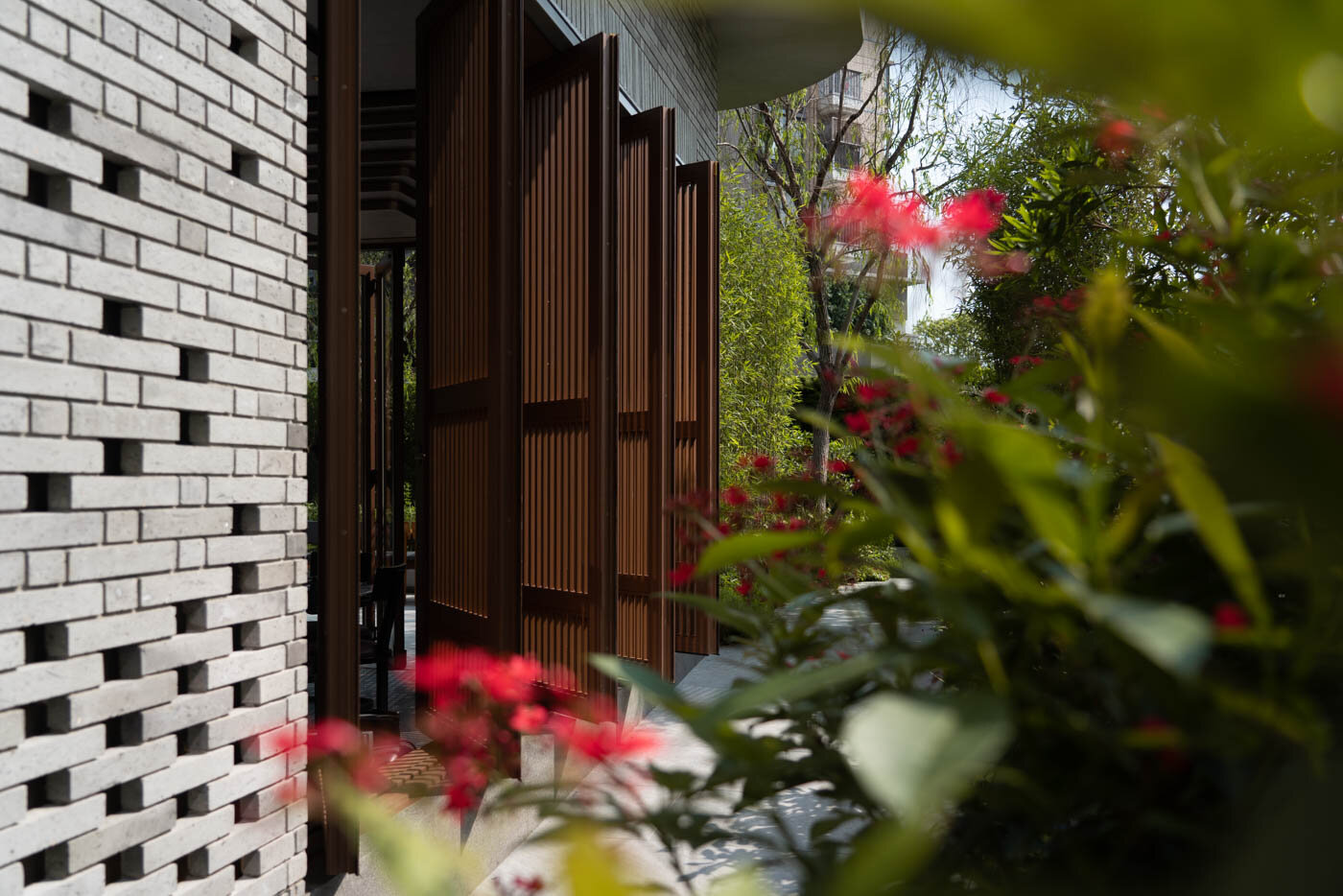  Atrium House, Yuen Long, Hong Kong Designed by via.  Developed by New World Development  Photography commissioned by via.  