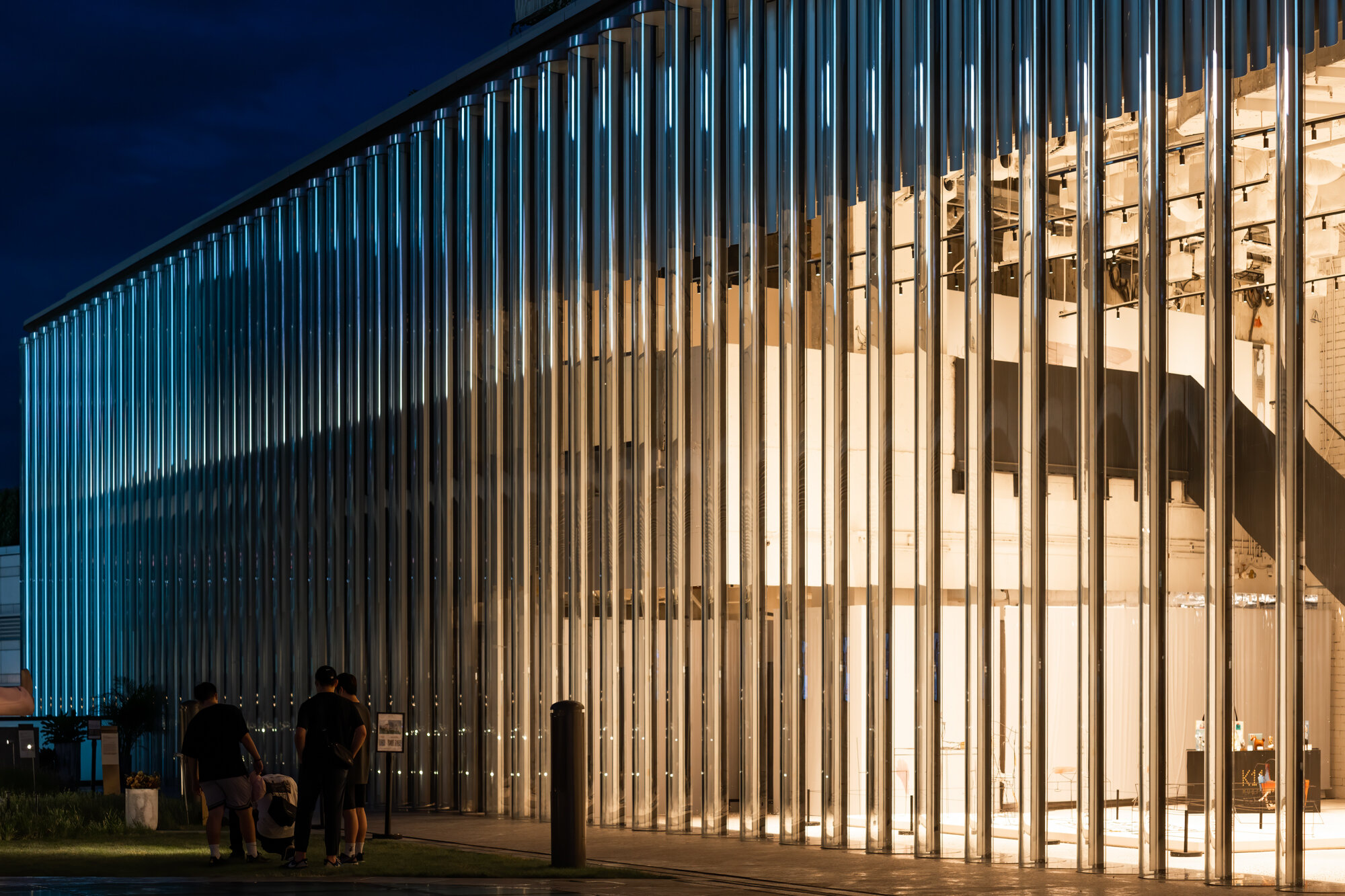  K11 Art and Cultural Centre Developed by New World Development / K11 / Adrian Cheng    Architectural Design of the K11 Art and Cultural Centre by SO – IL Facade Design by seele Glass Structural Design by Eckersley O'Callaghan The overall architectur