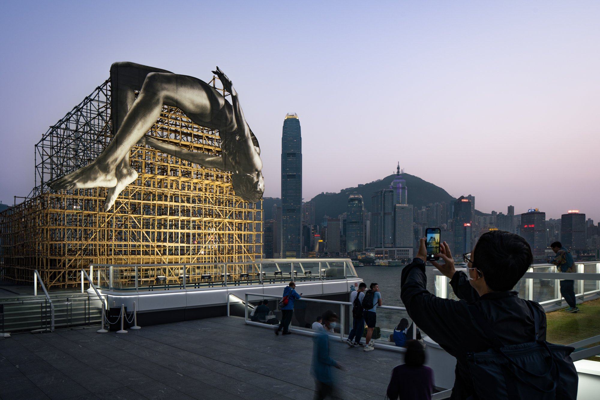  JR  Giants, Rising Up Harbour City, Hong Kong 