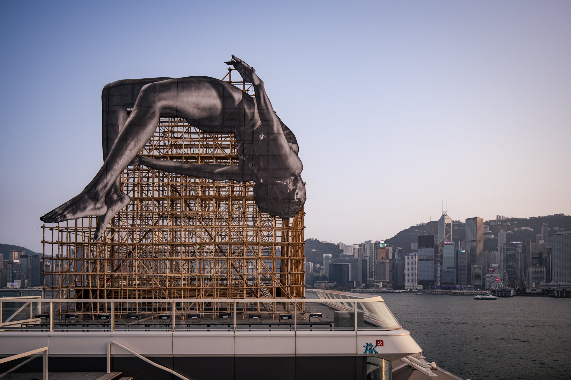  JR  Giants, Rising Up Harbour City, Hong Kong 