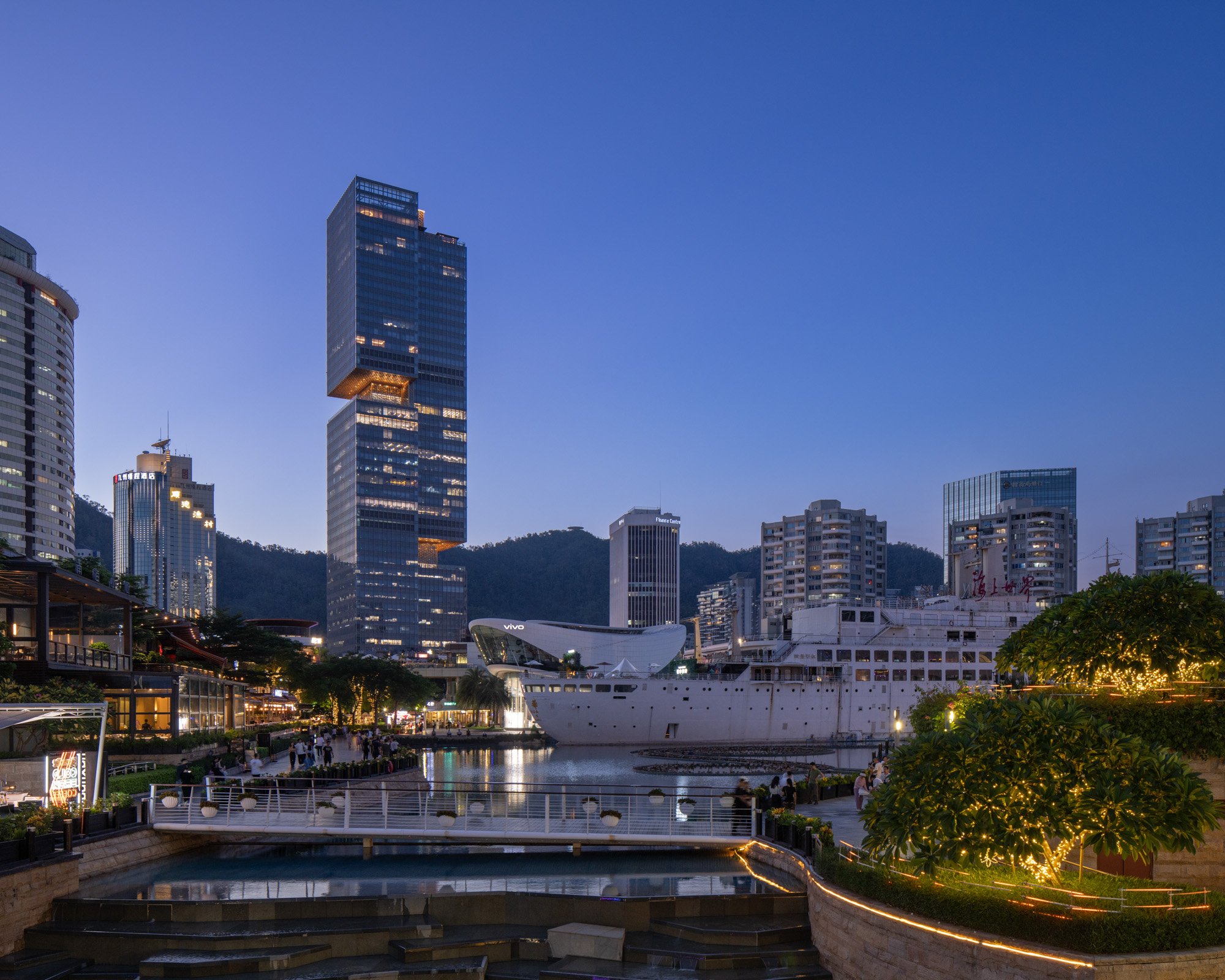  Prince Plaza Shekou, Shenzhen  Designed by / Photographed for OMA  