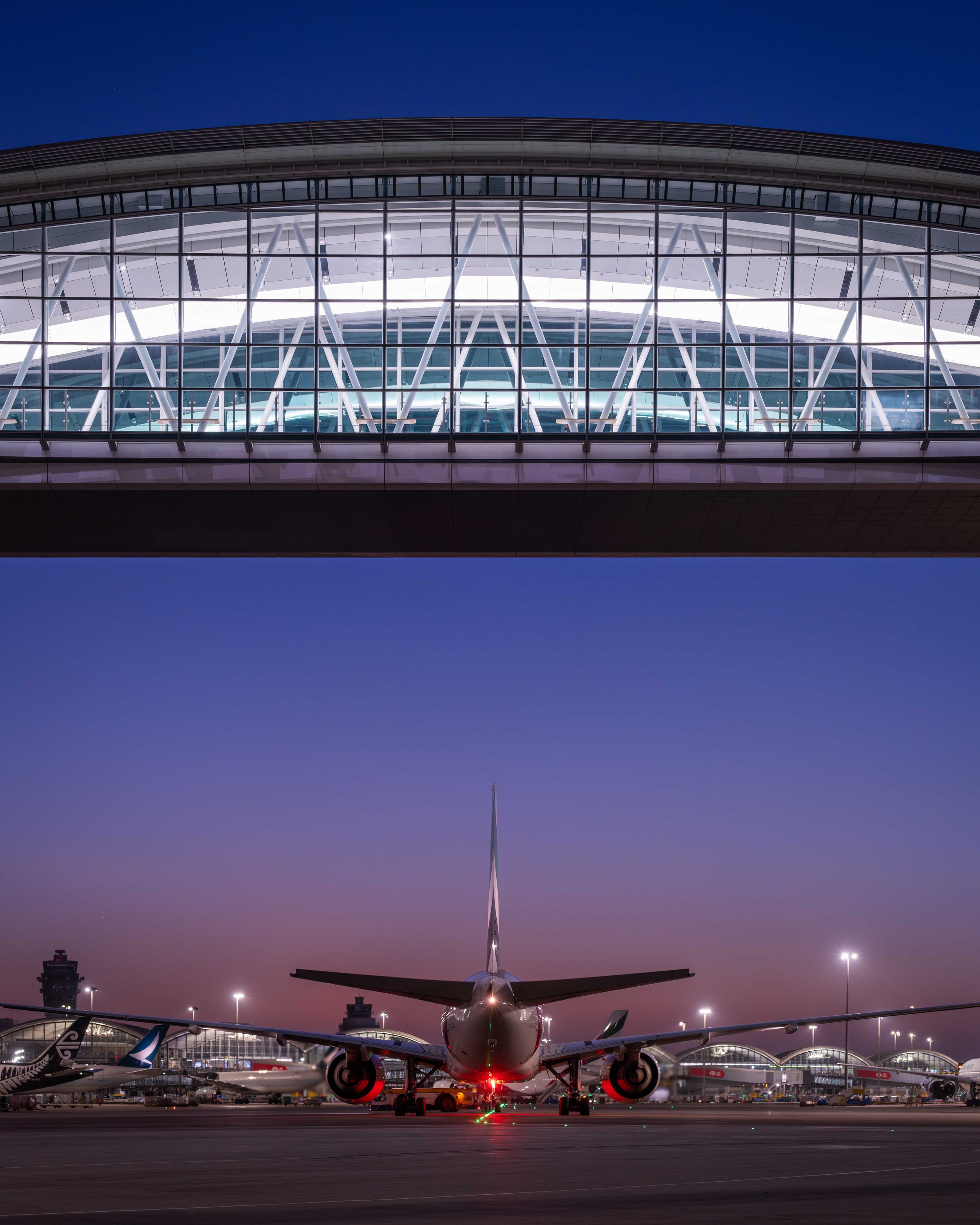  Sky Bridge   Hong Kong International Airport HKIA  Design by / Photographed for Wilkinson Eyre 