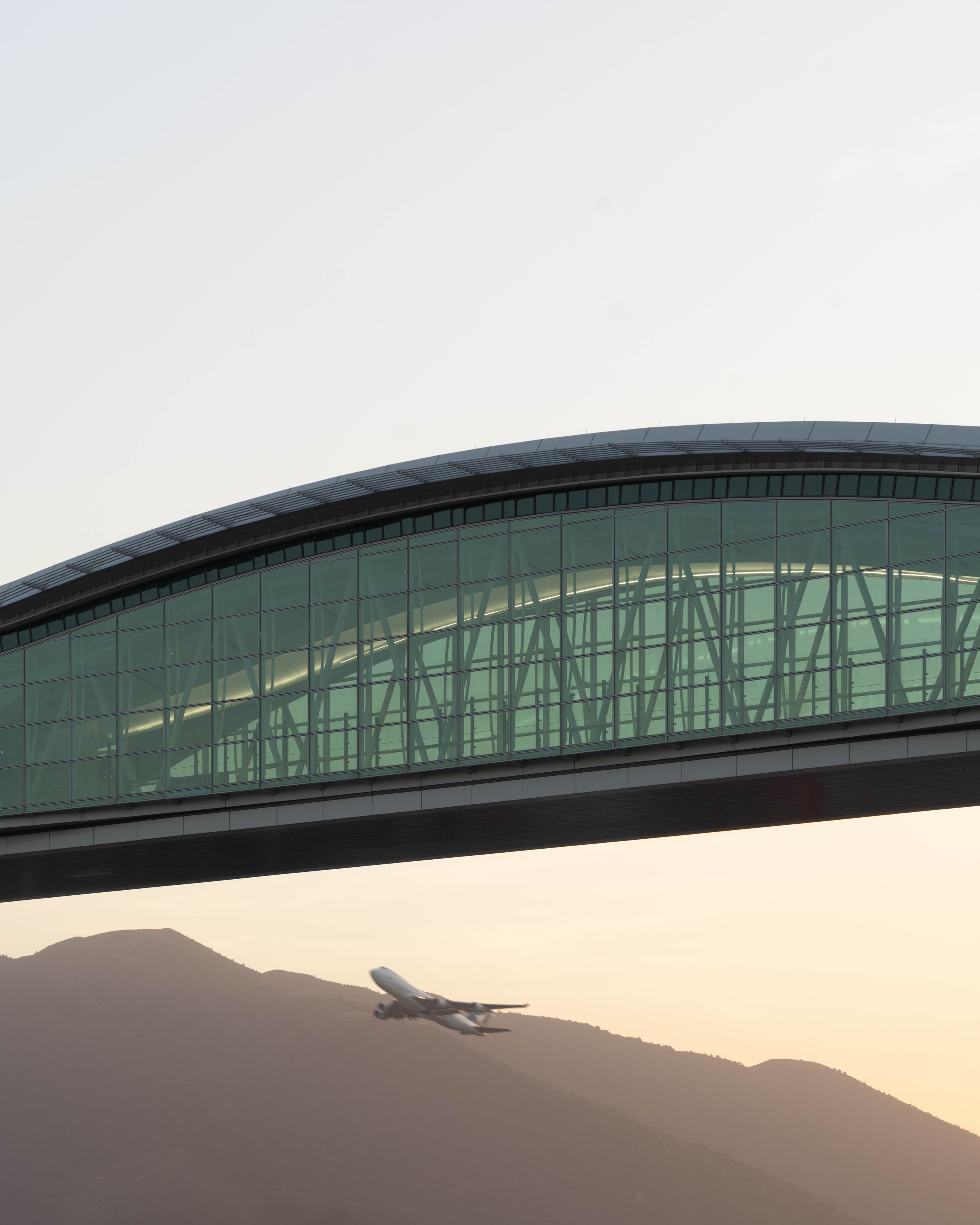  Sky Bridge   Hong Kong International Airport HKIA  Design by / Photographed for Wilkinson Eyre 