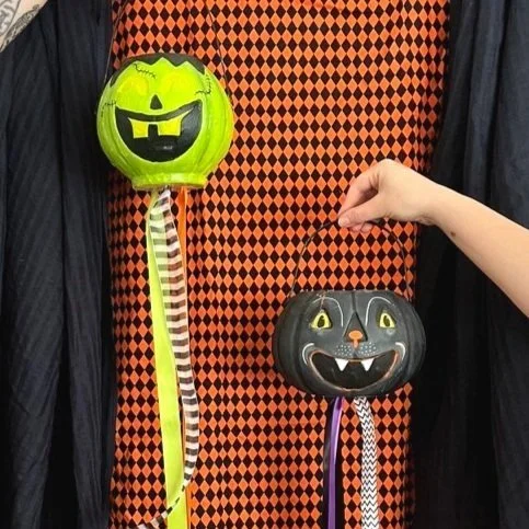 Create a Halloween Treat Bucket!
