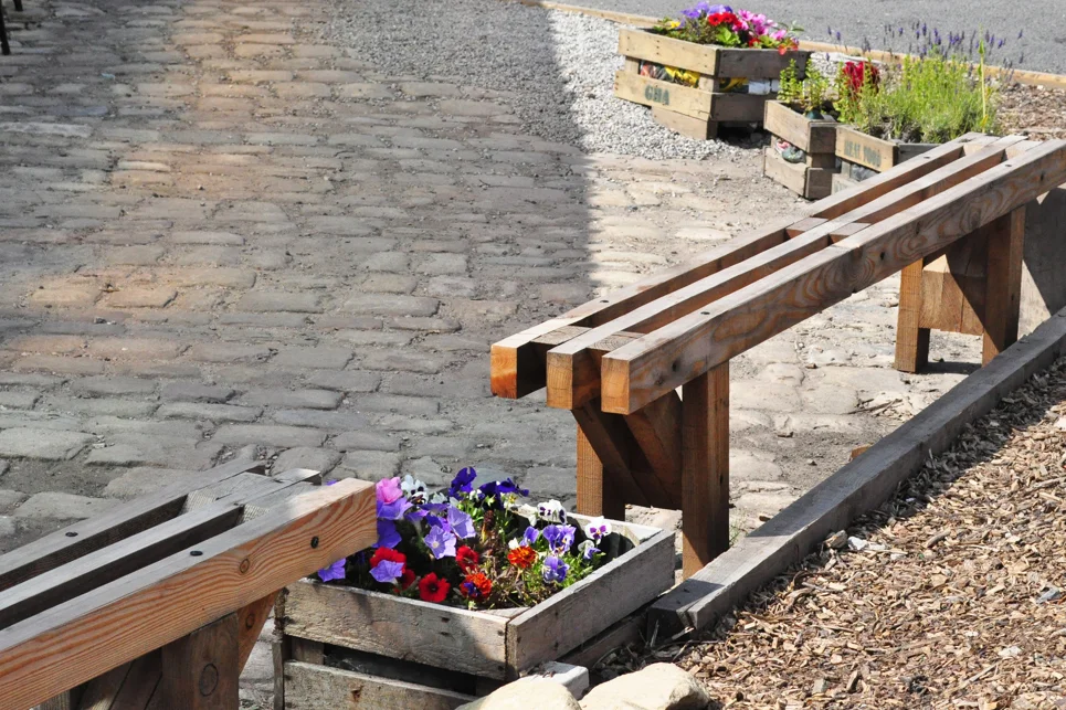 bench2.jpg
