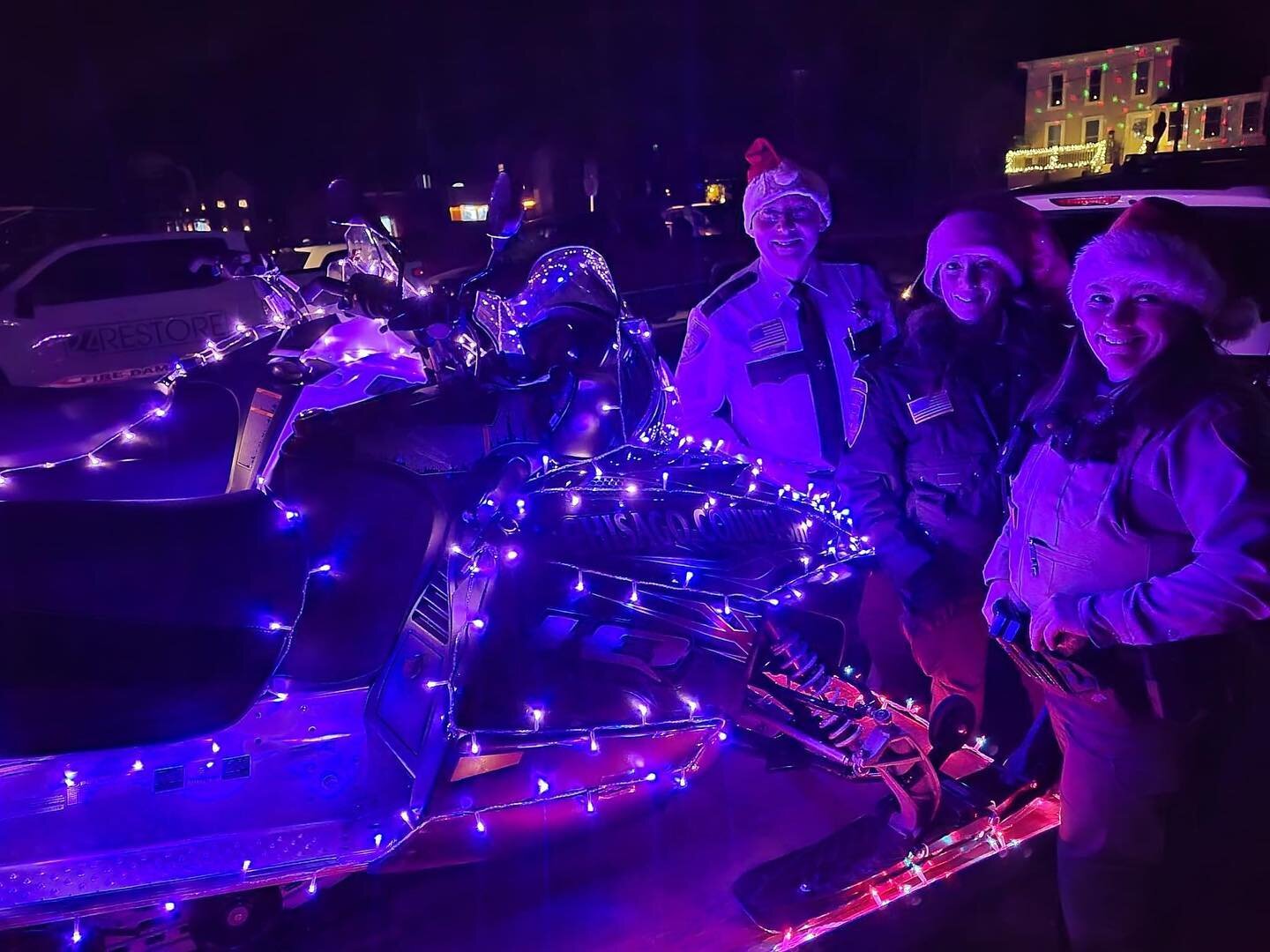 Taylor&rsquo;s Falls Lighting Festival Parade
.
.
.
#taylorsfallslightingfestival #taylorsfalls #taylorsfallsmn #chisagolakes #chisagocountyso #sheriffbrandonthyen #ccso #chisagocounty #mnsheriffs #reelectsheriffthyen #deputy #chisagocountysheriff #s