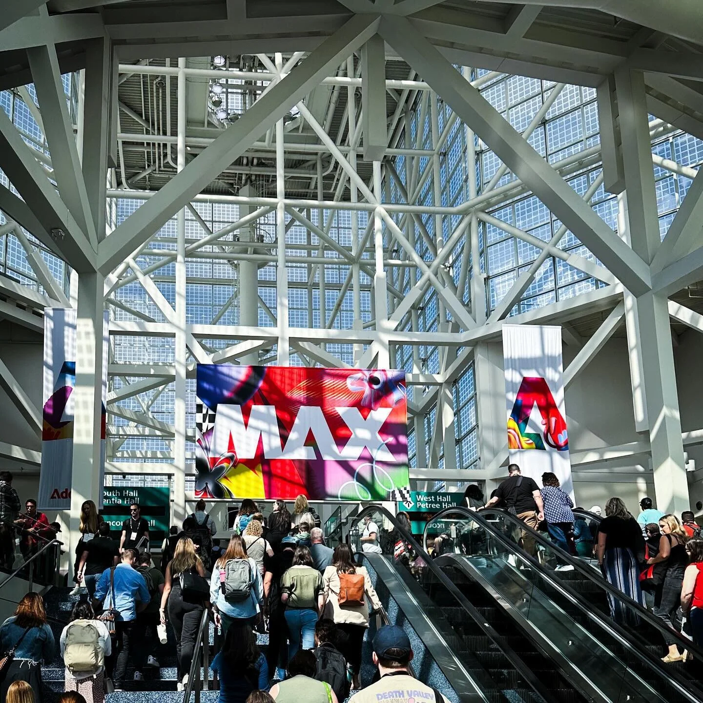A little look back at last week’s #AdobeMAX conference 🤩
What a fun, educational, and inspiring event with SO many fellow creatives…can we go back?
.
.
.
#creative #dreambigger #adobe